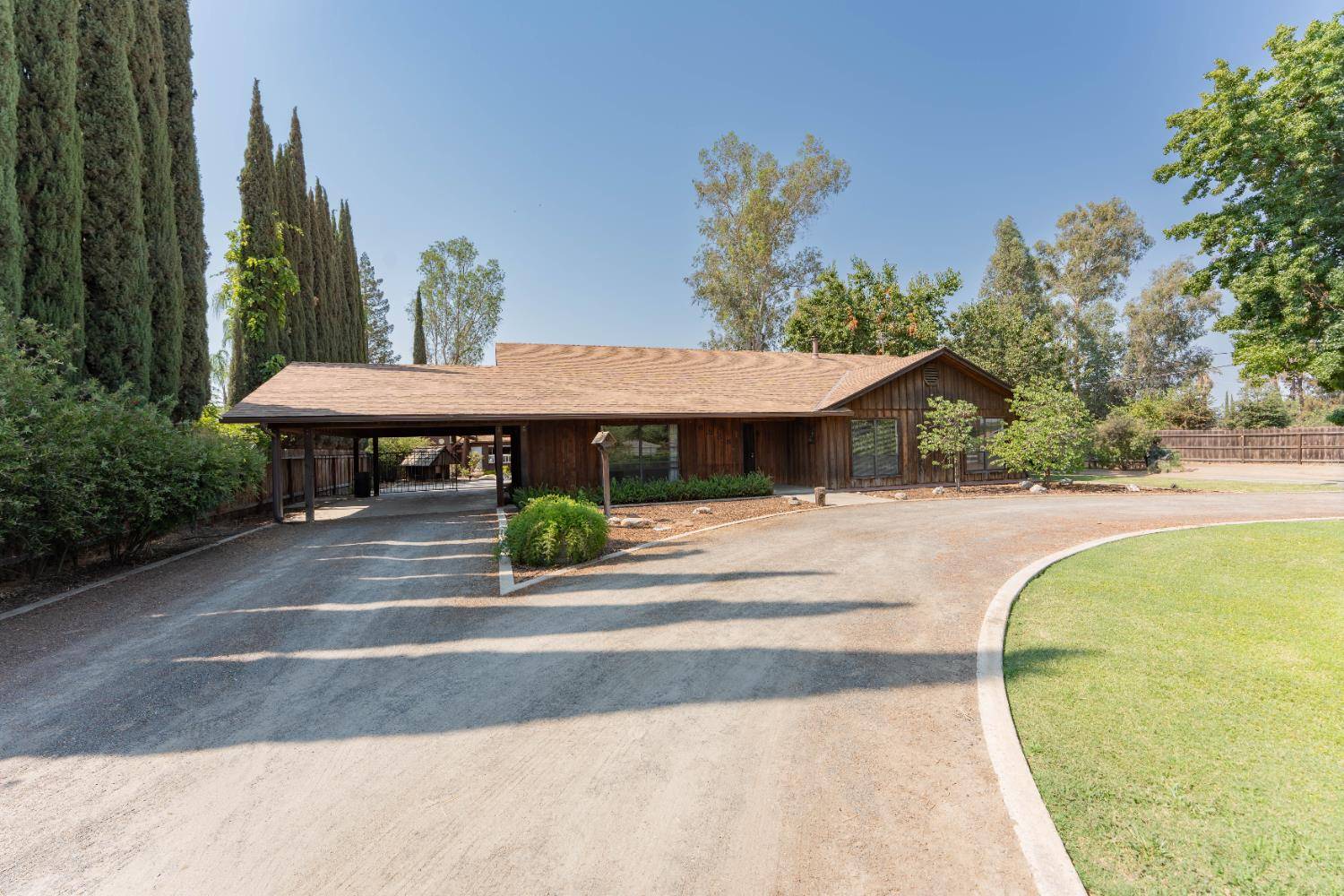 Laton, CA 93242,6583 De Woody AVE