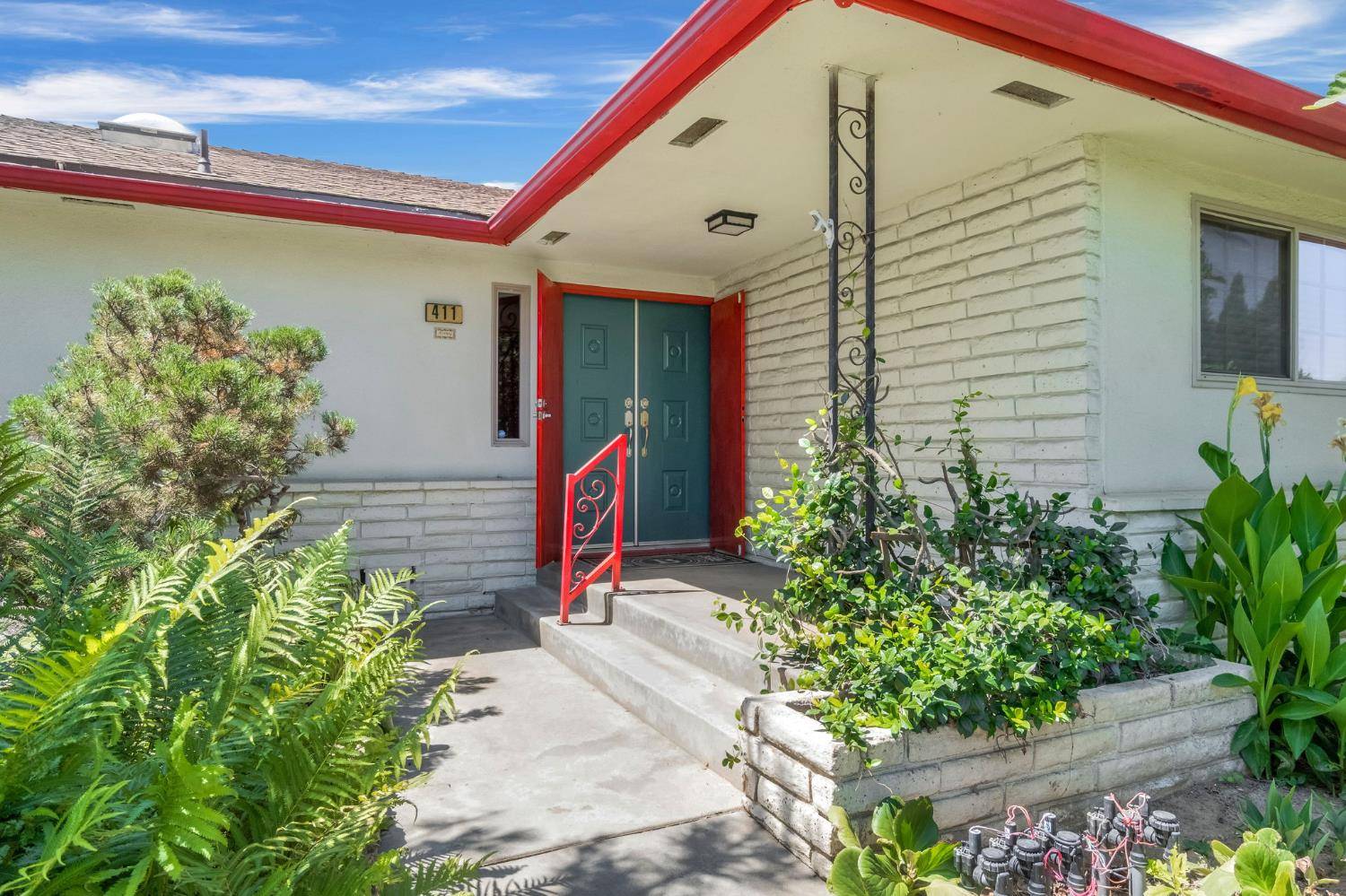 Fresno, CA 93704,411 W Vartikian AVE