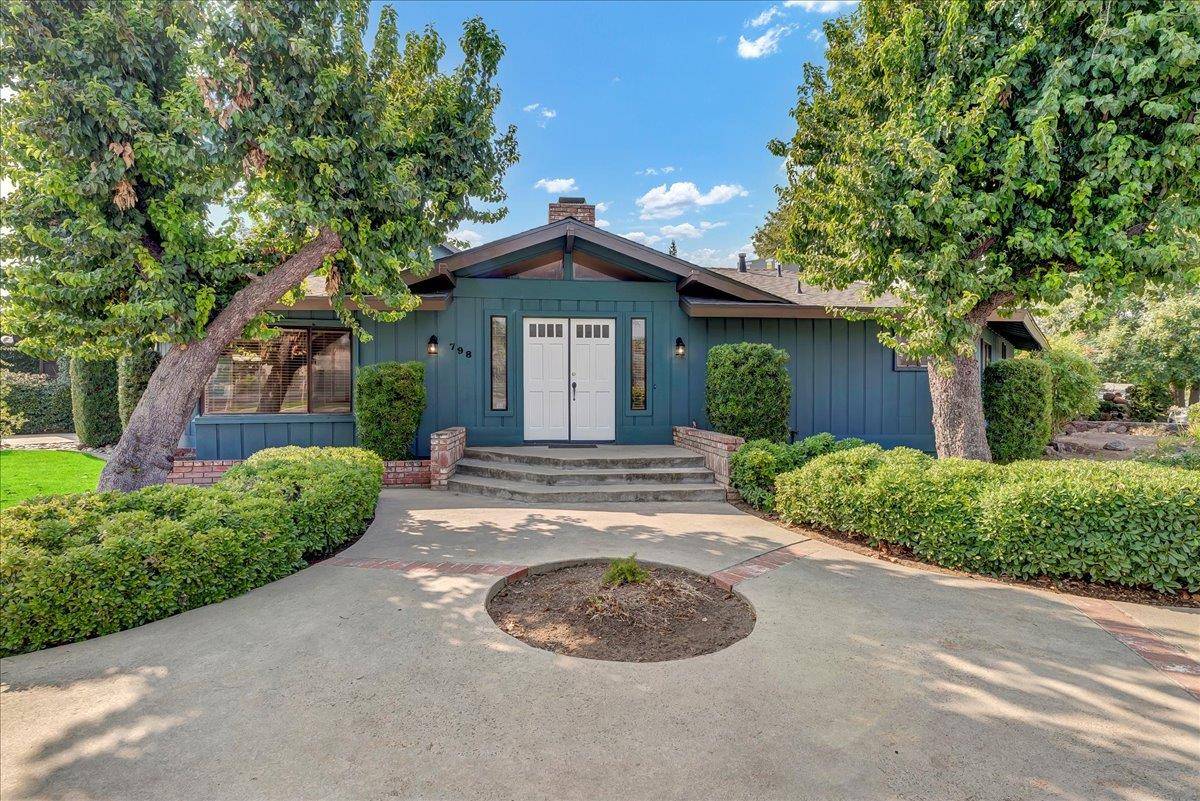 Woodlake, CA 93286,798 N Pepper ST