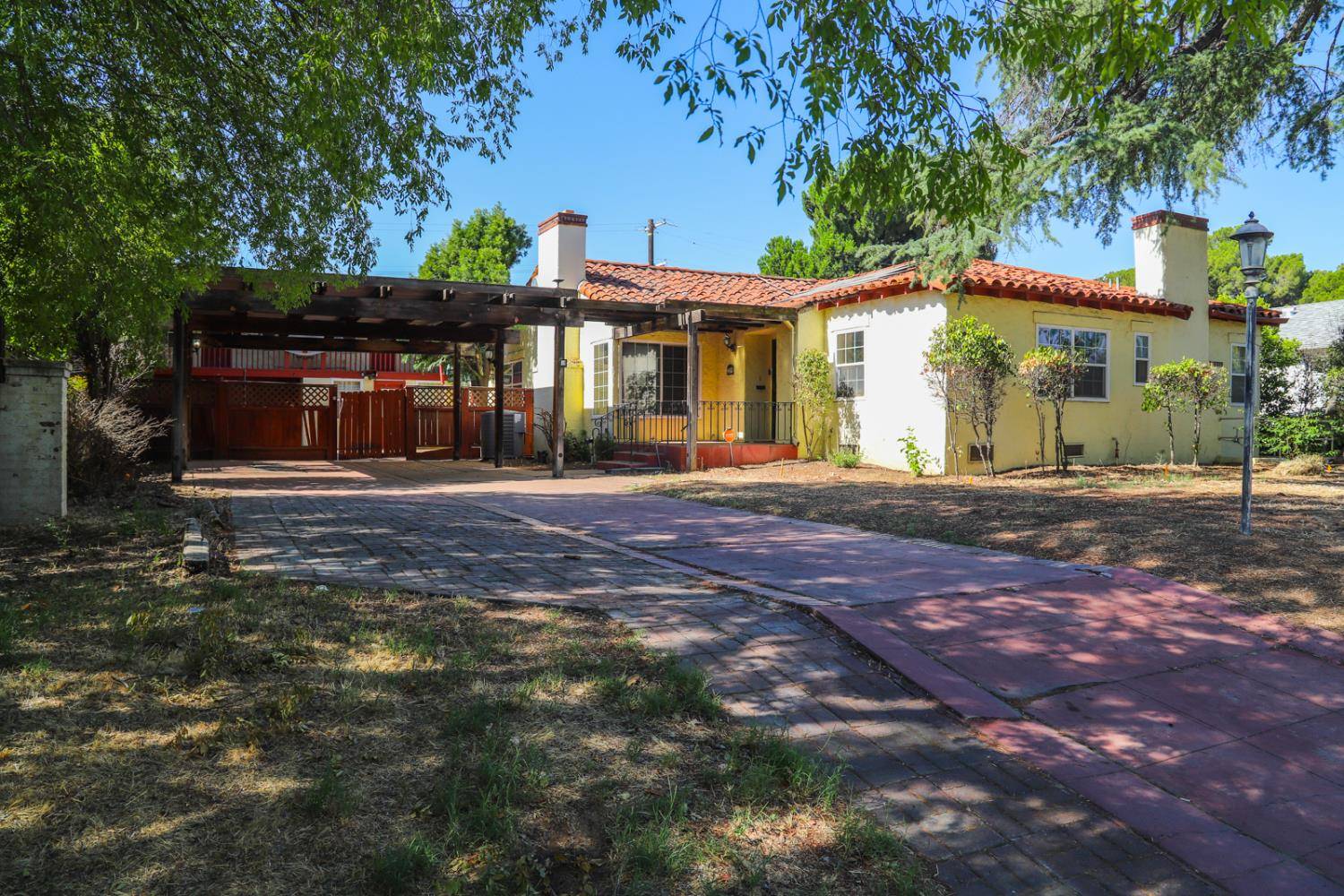 Fresno, CA 93704,204 E Terrace AVE