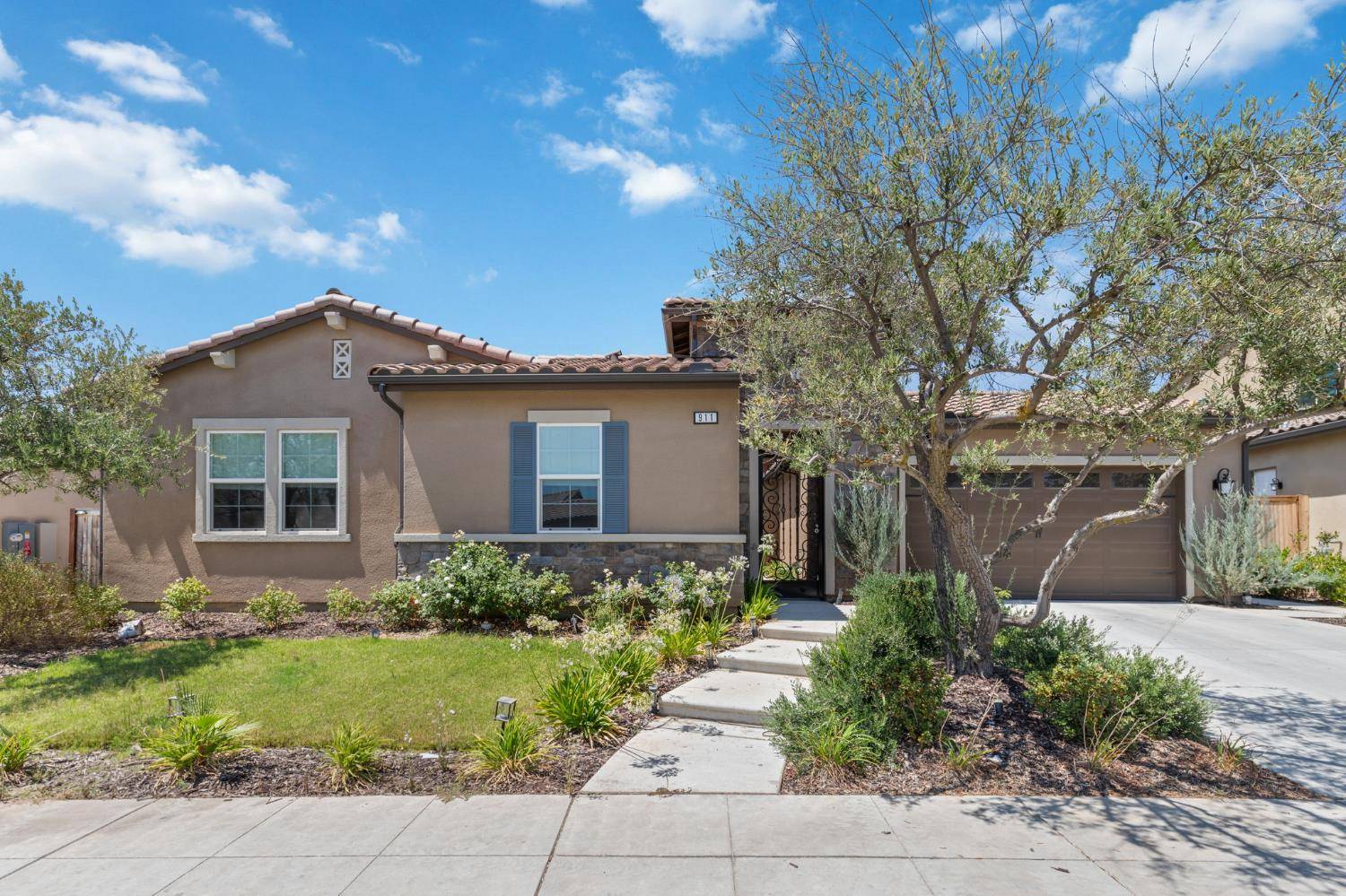 Madera, CA 93636,911 Highland RD