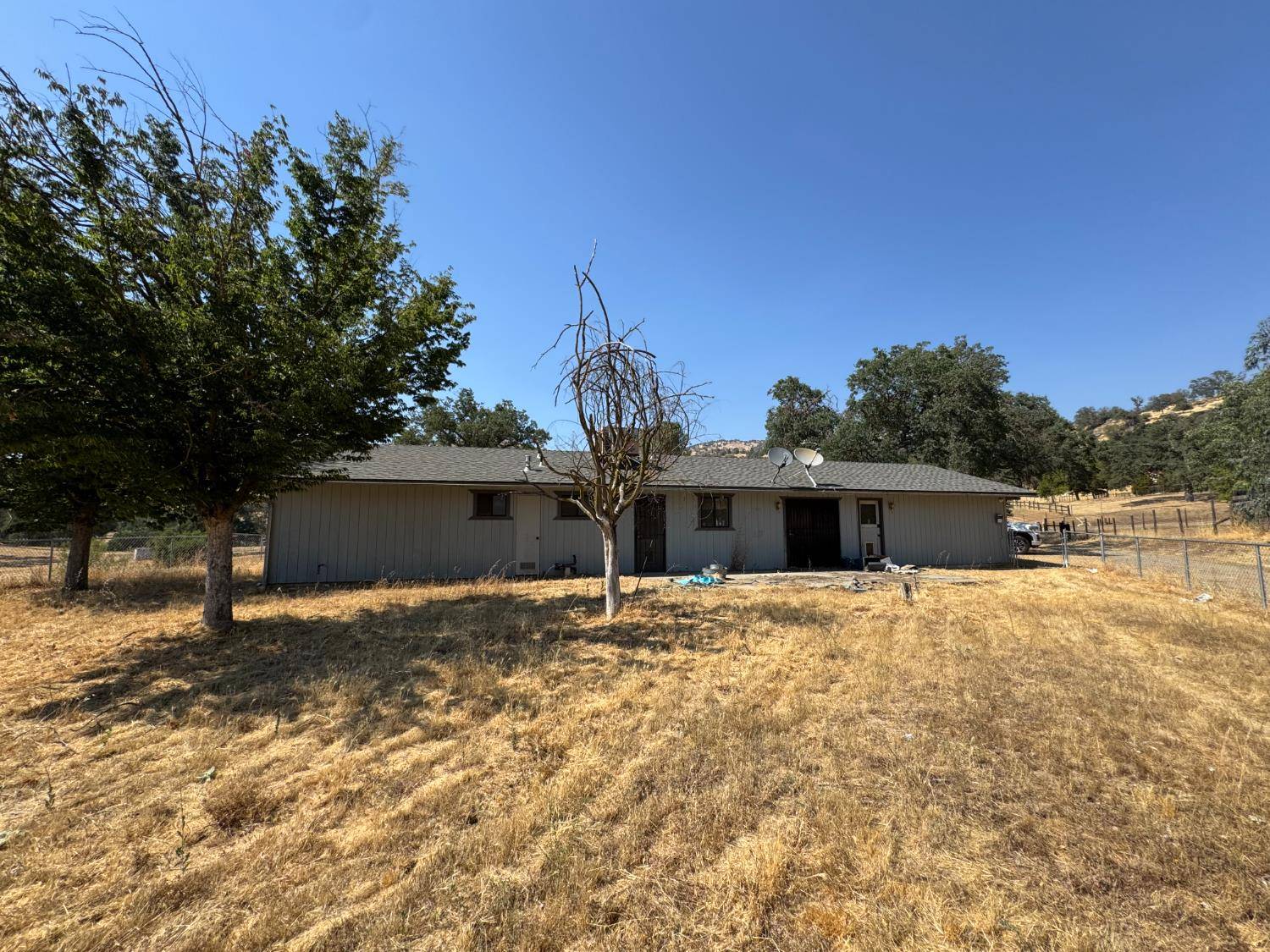 Yokuts Valley, CA 93675,37307 Mistletoe RD