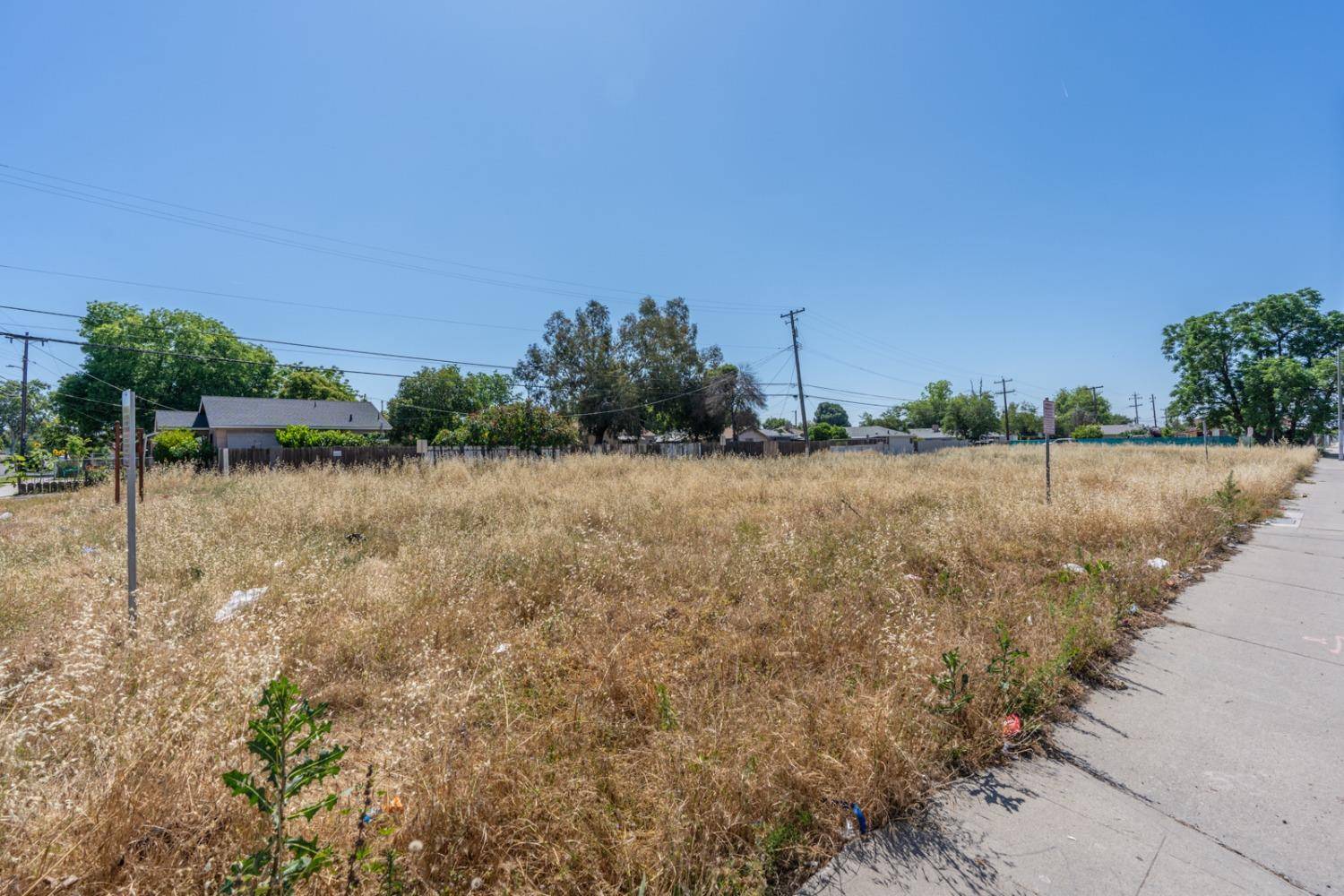 Fresno, CA 93706,2305 S Elm AVE