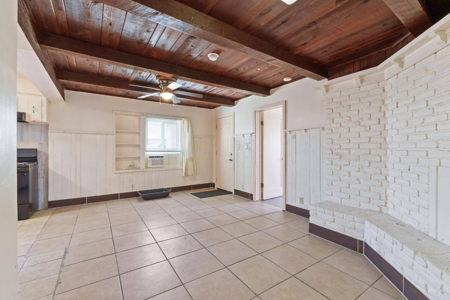 Madera, CA 93638,209 N C ST