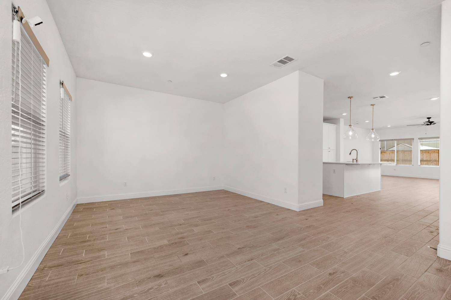 Clovis, CA 93619,960 Everglade AVE