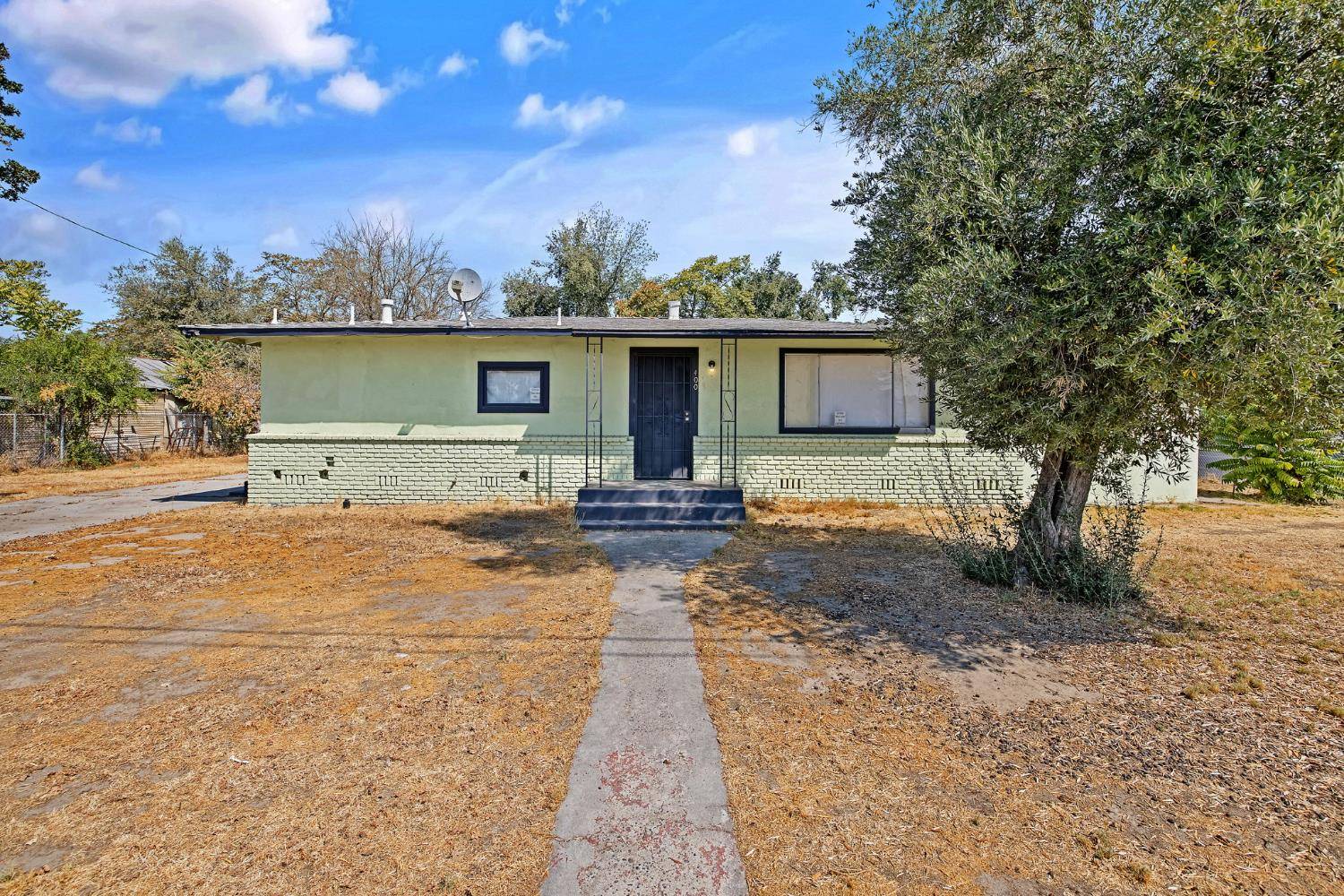 Hanford, CA 93230,400 Scott ST