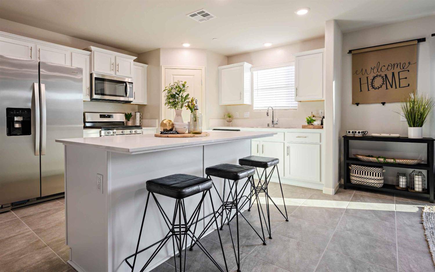 Sanger, CA 93657,2148 Heidi AVE #04 S