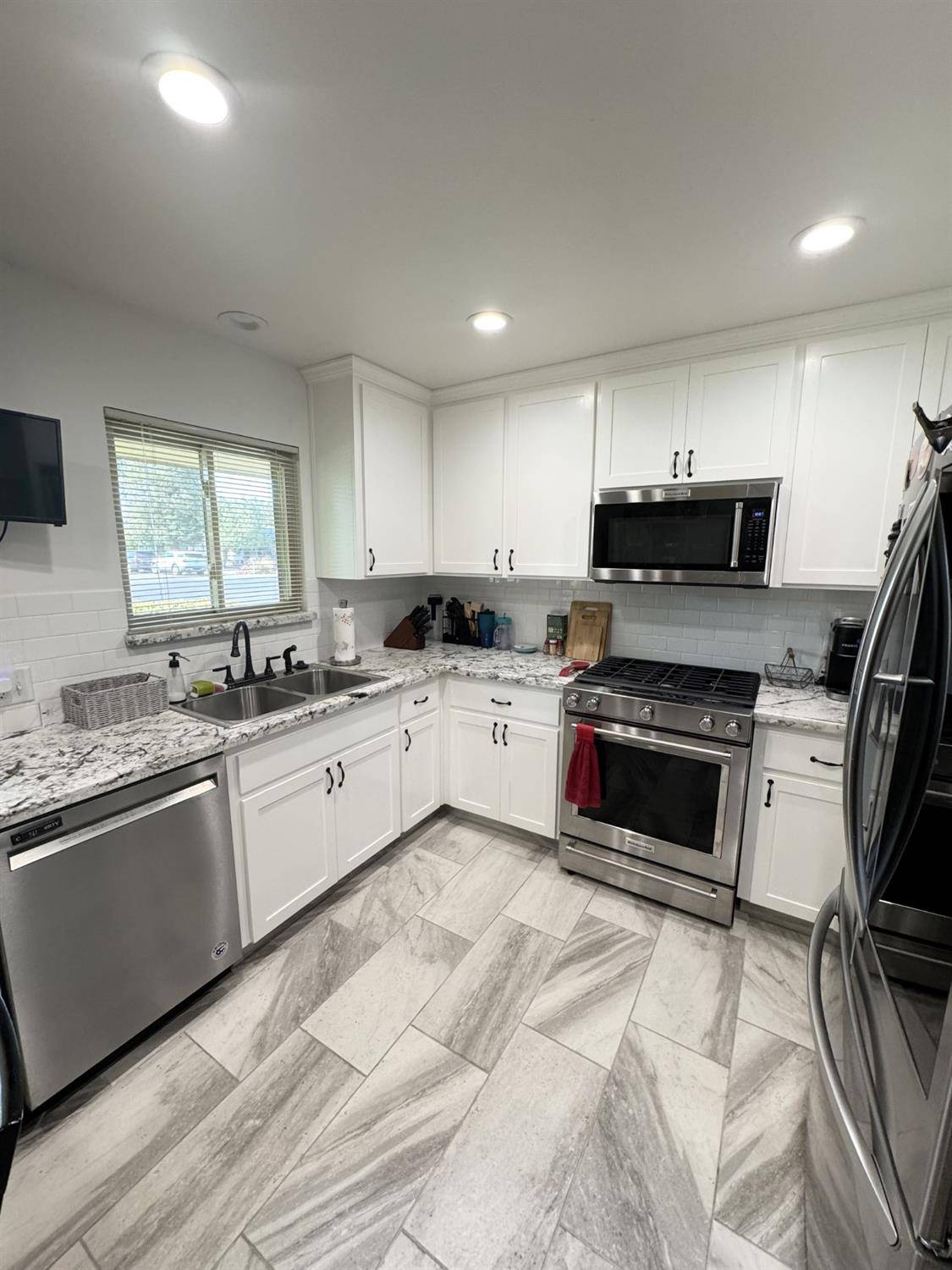 Madera, CA 93637,2825 Westgate DR