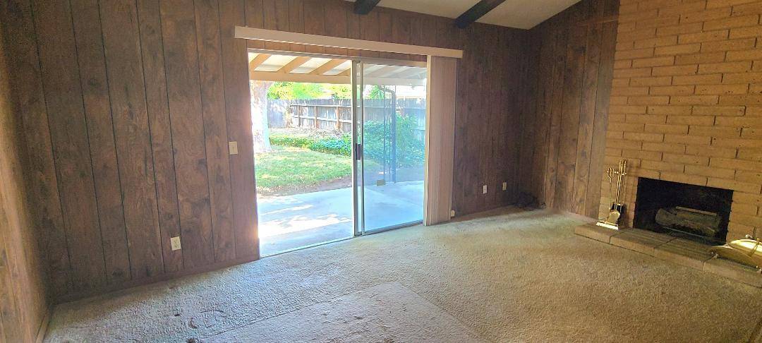 Clovis, CA 93611,1622 Dennis AVE