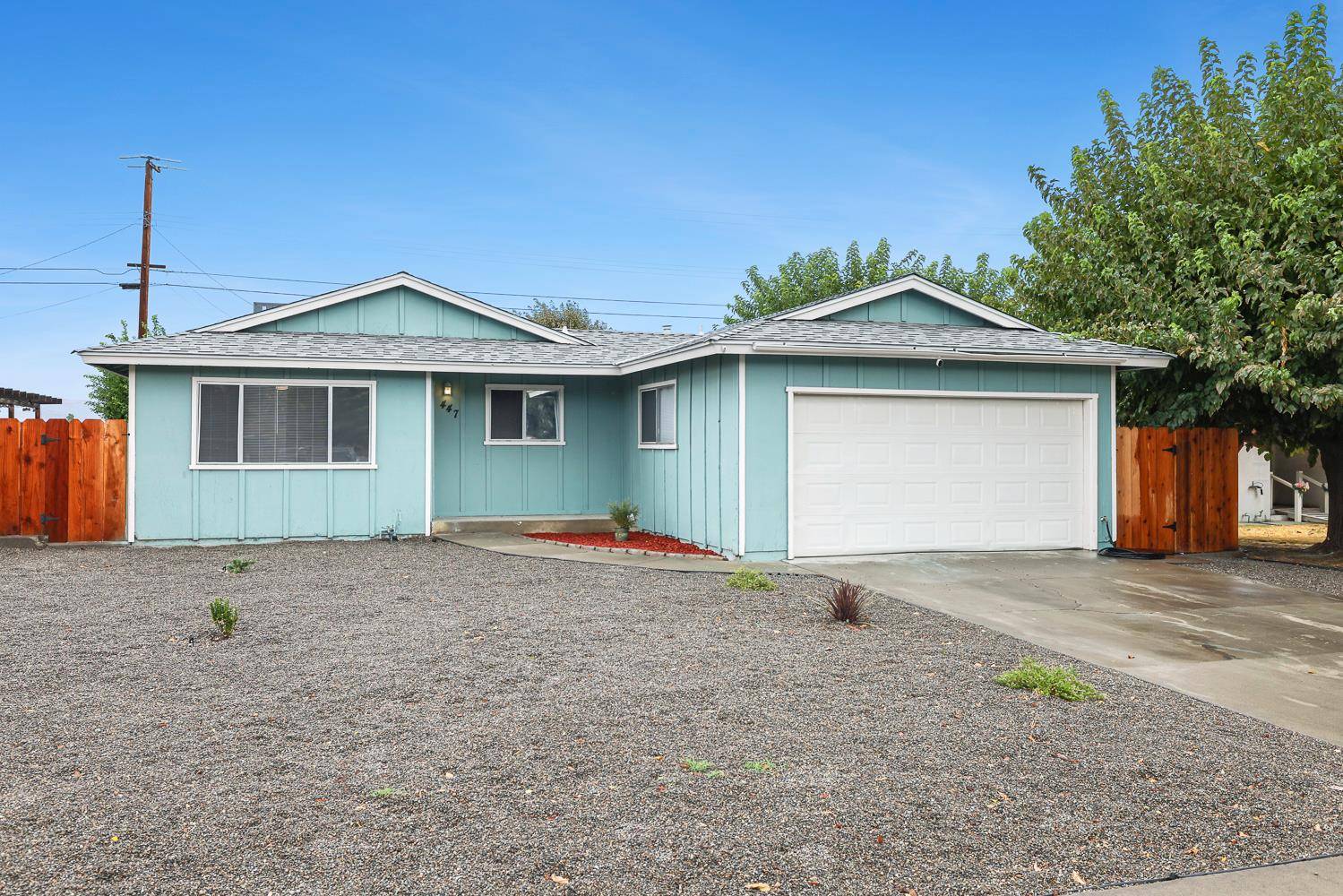 Coalinga, CA 93210,447 Roosevelt