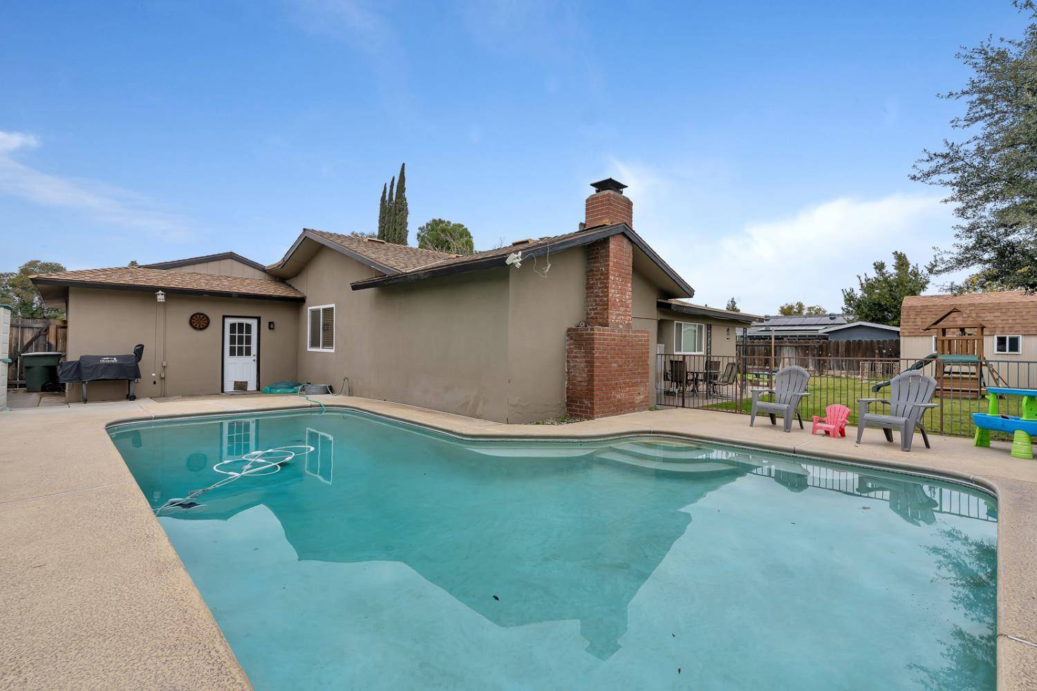 Clovis, CA 93611,983 Ezie AVE