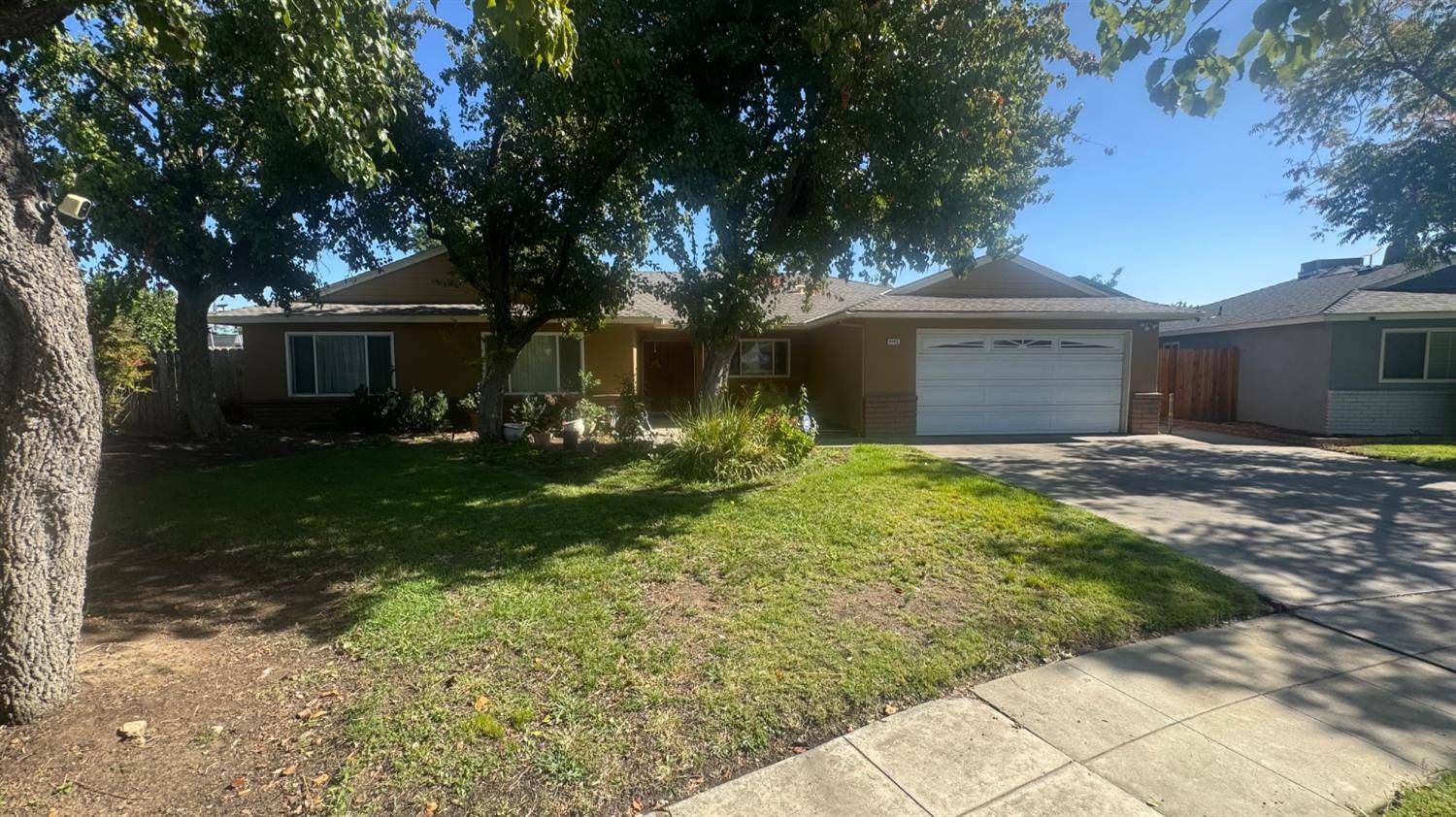 Fresno, CA 93705,4442 N Hacienda DR