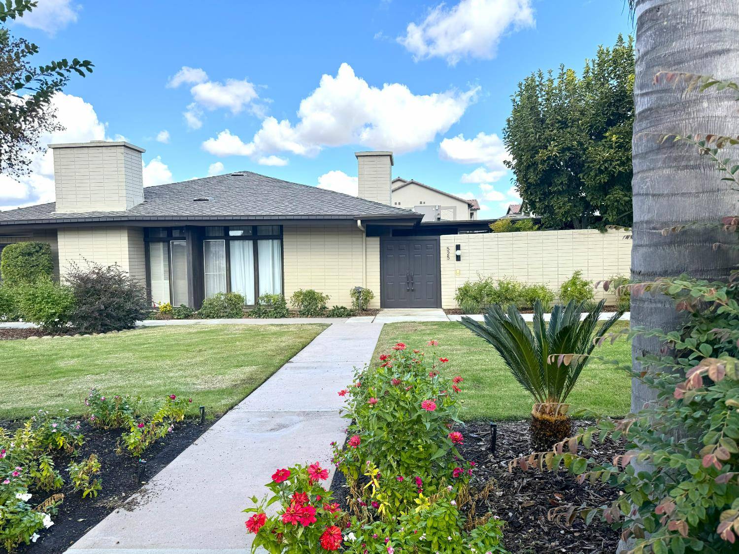 Fresno, CA 93704,525 W Scott AVE