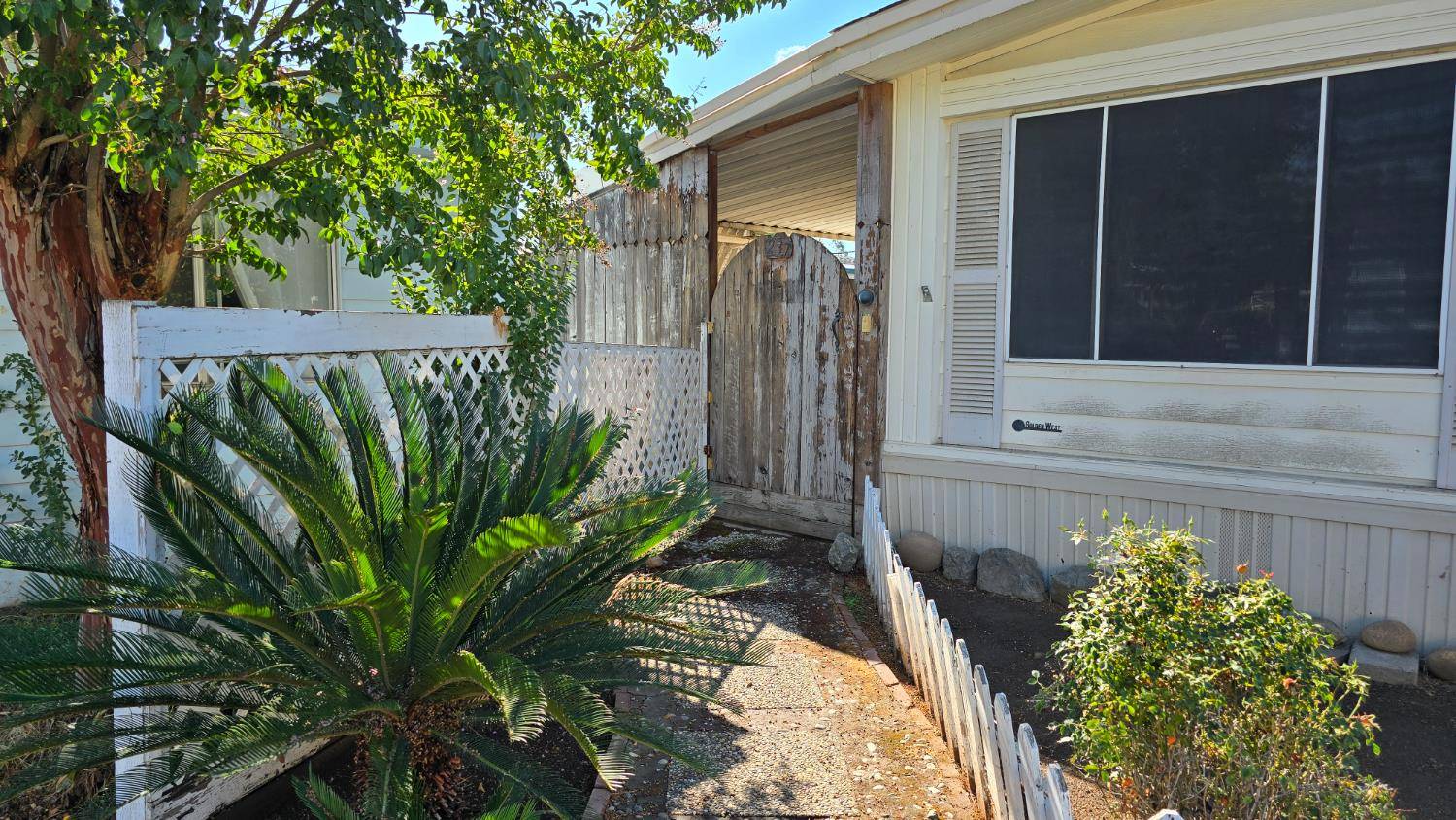 Fresno, CA 93720,9360 N Blackstone AVE #237