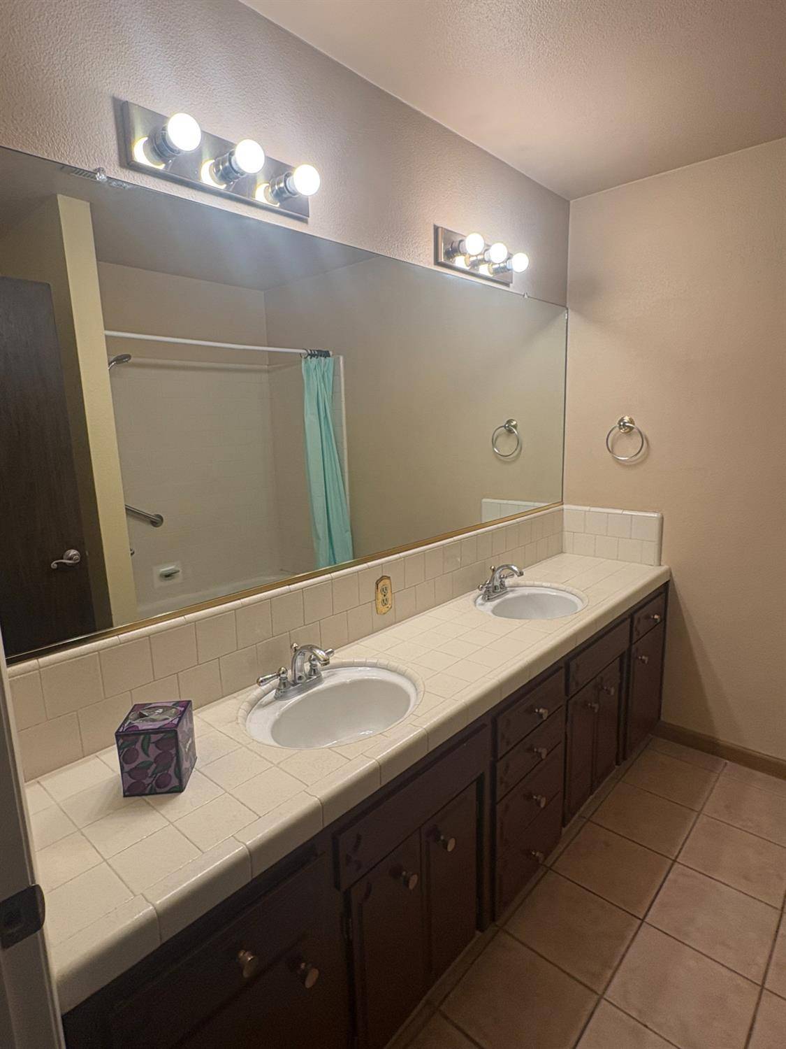 Fresno, CA 93722,3074 W Pico AVE