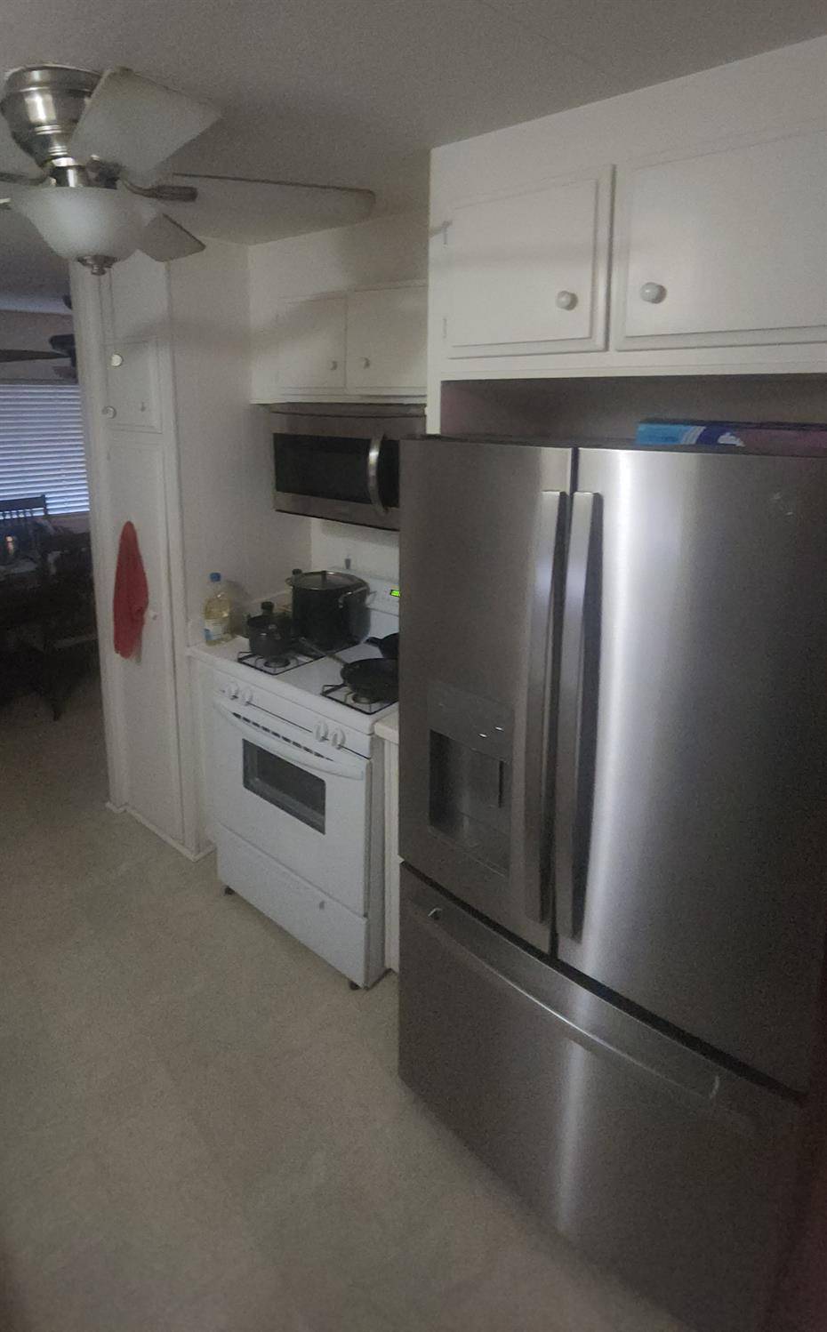 Clovis, CA 93612,1001 Sylmar AVE #126