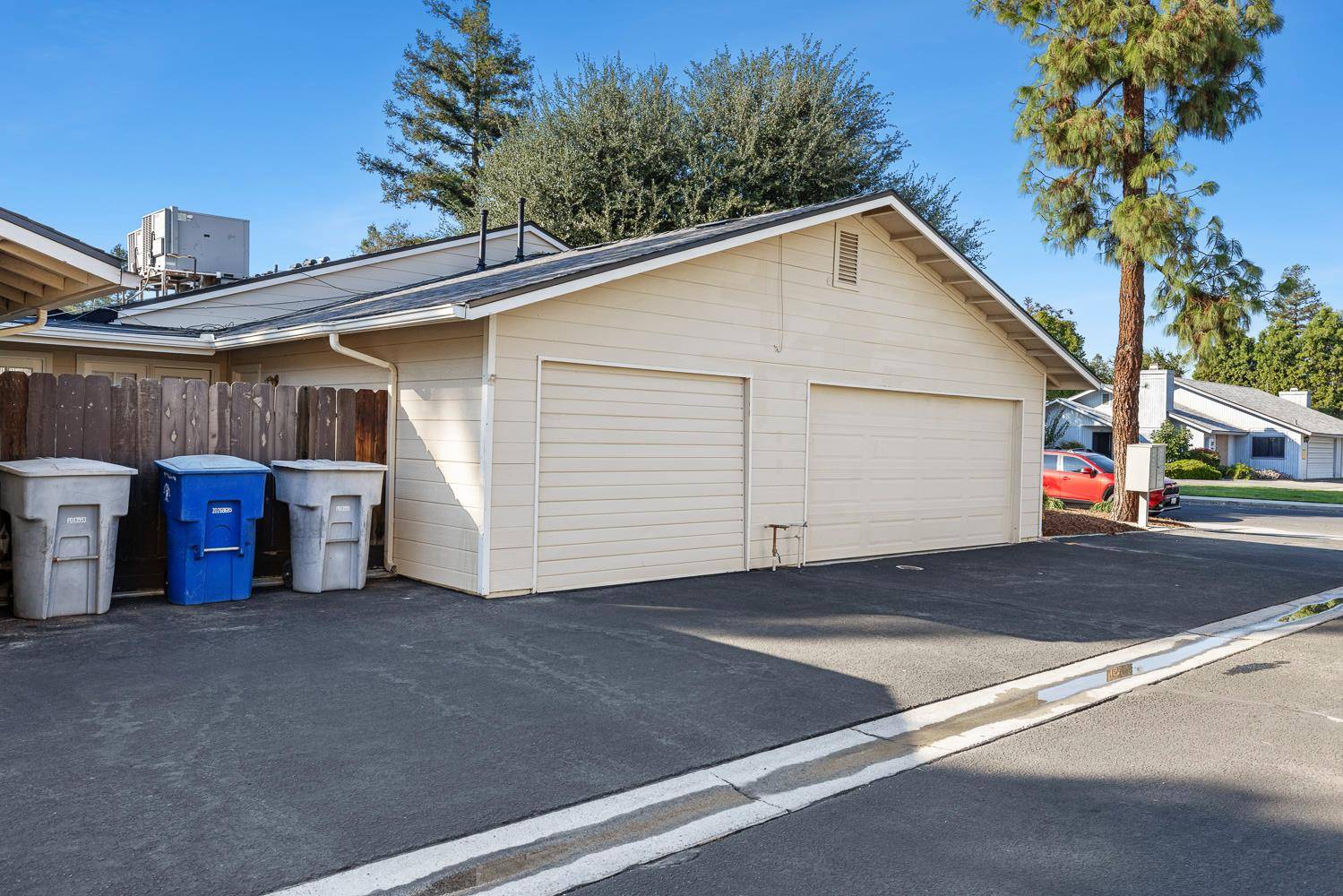 Clovis, CA 93612,590 W Escalon AVE