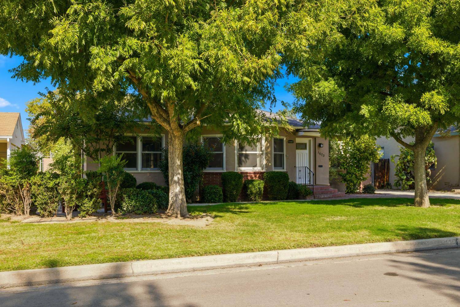 Kingsburg, CA 93631,1673 Union