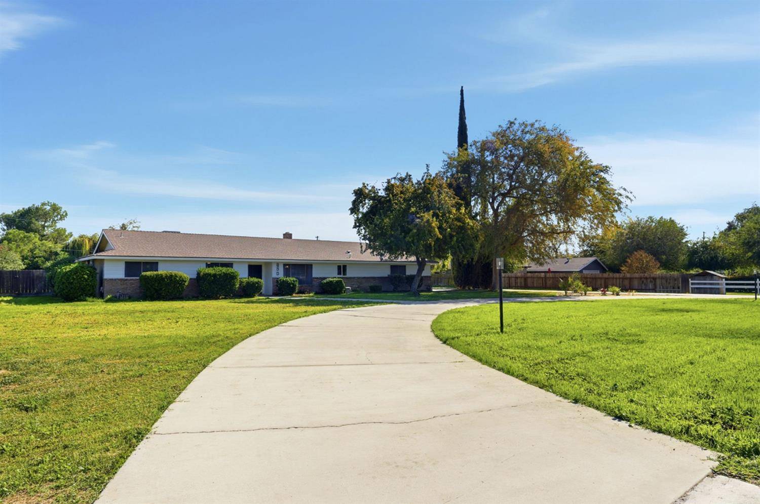 Lemoore, CA 93245,850 Palmer CIR