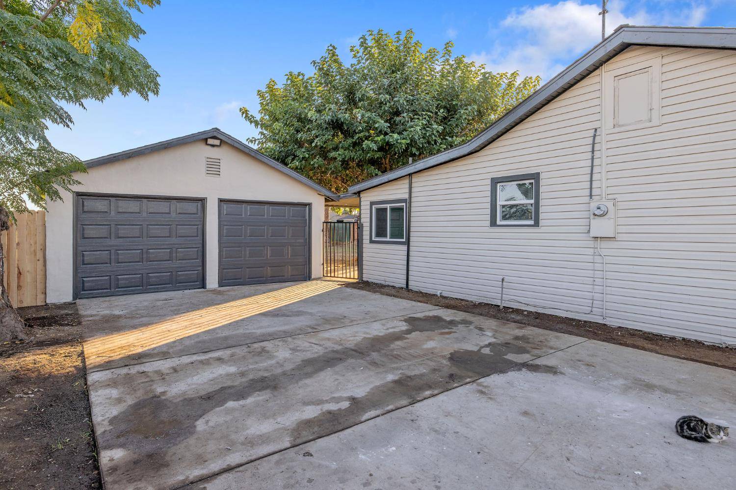 Fresno, CA 93725,4722 E Florence AVE