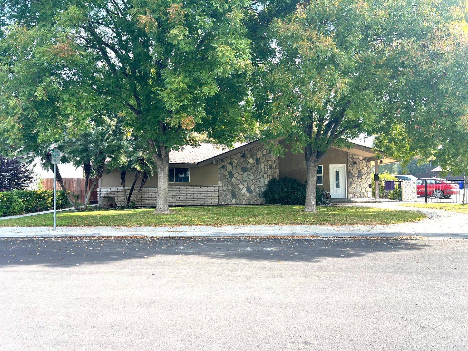 Corcoran, CA 93212,1021 Claire AVE