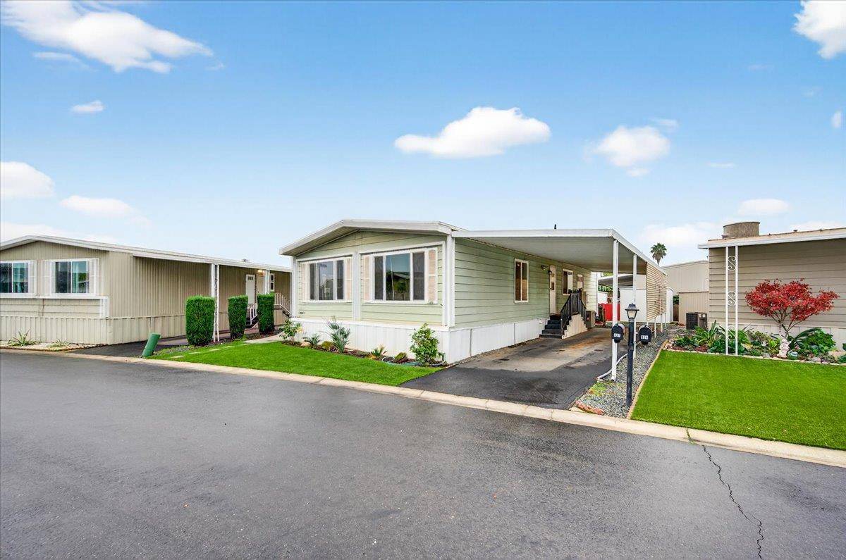 Pinedale, CA 93650,221 W Herndon AVE #120