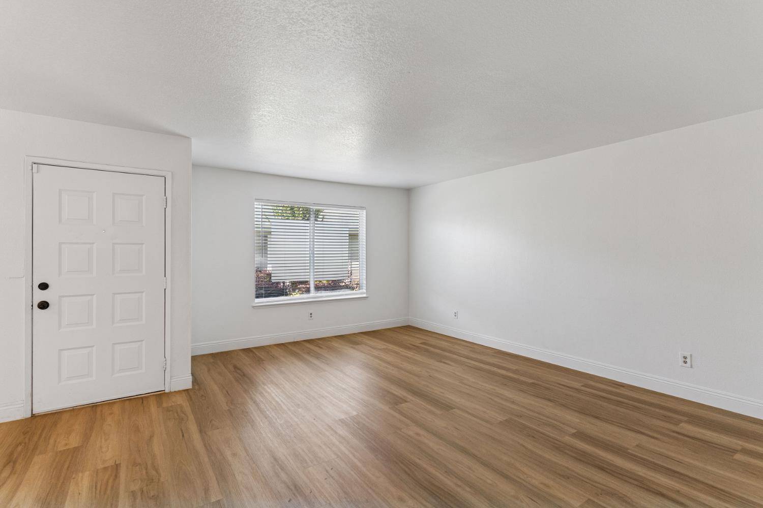 Fresno, CA 93710,303 E Bullard AVE #122