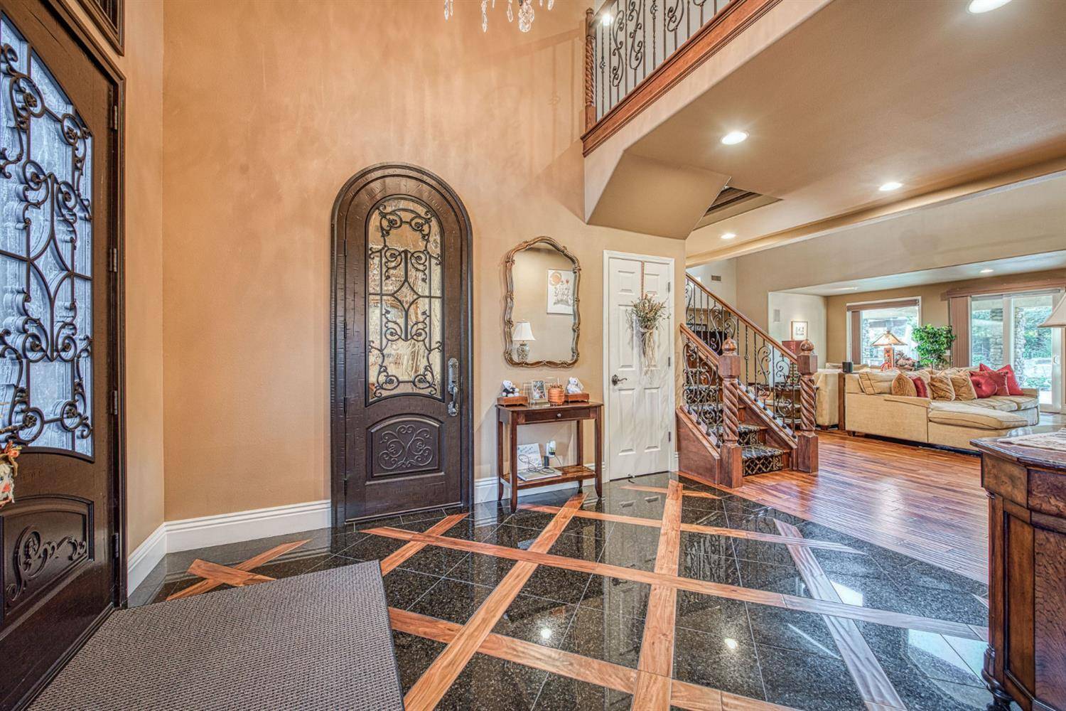 Fresno, CA 93730,1558 E Shadow Creek DR