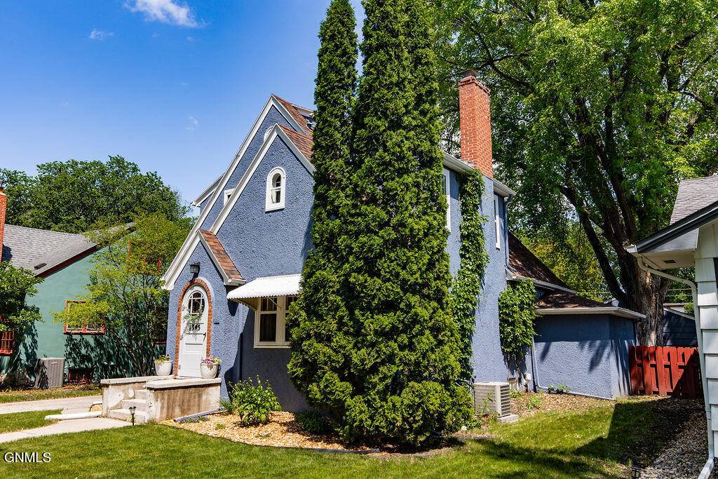 Fargo, ND 58102,1345 4th ST N