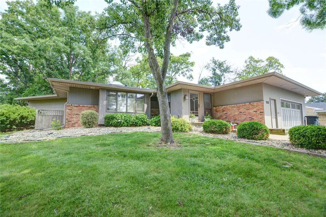 Decatur, IL 62521,2404 S Angle CT