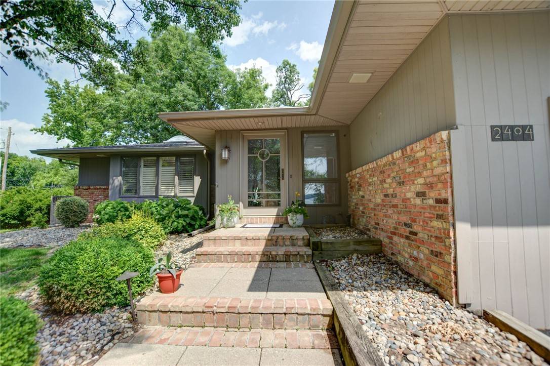 Decatur, IL 62521,2404 S Angle CT