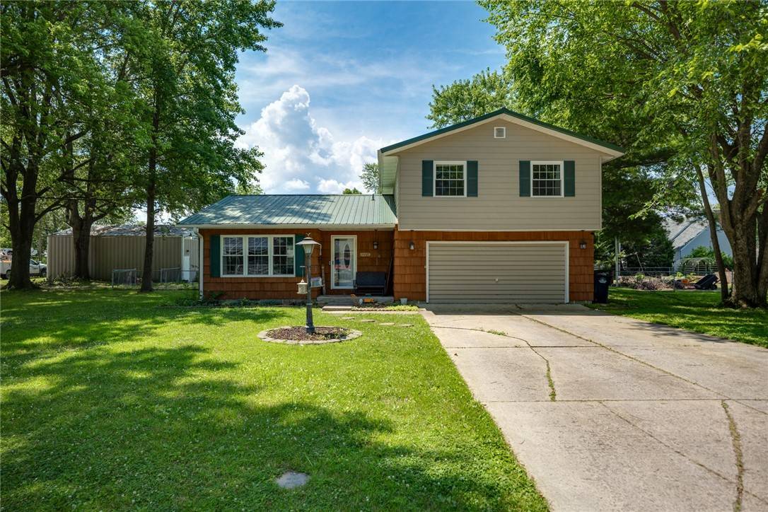 Salem, IL 62881,1015 W Spruce ST