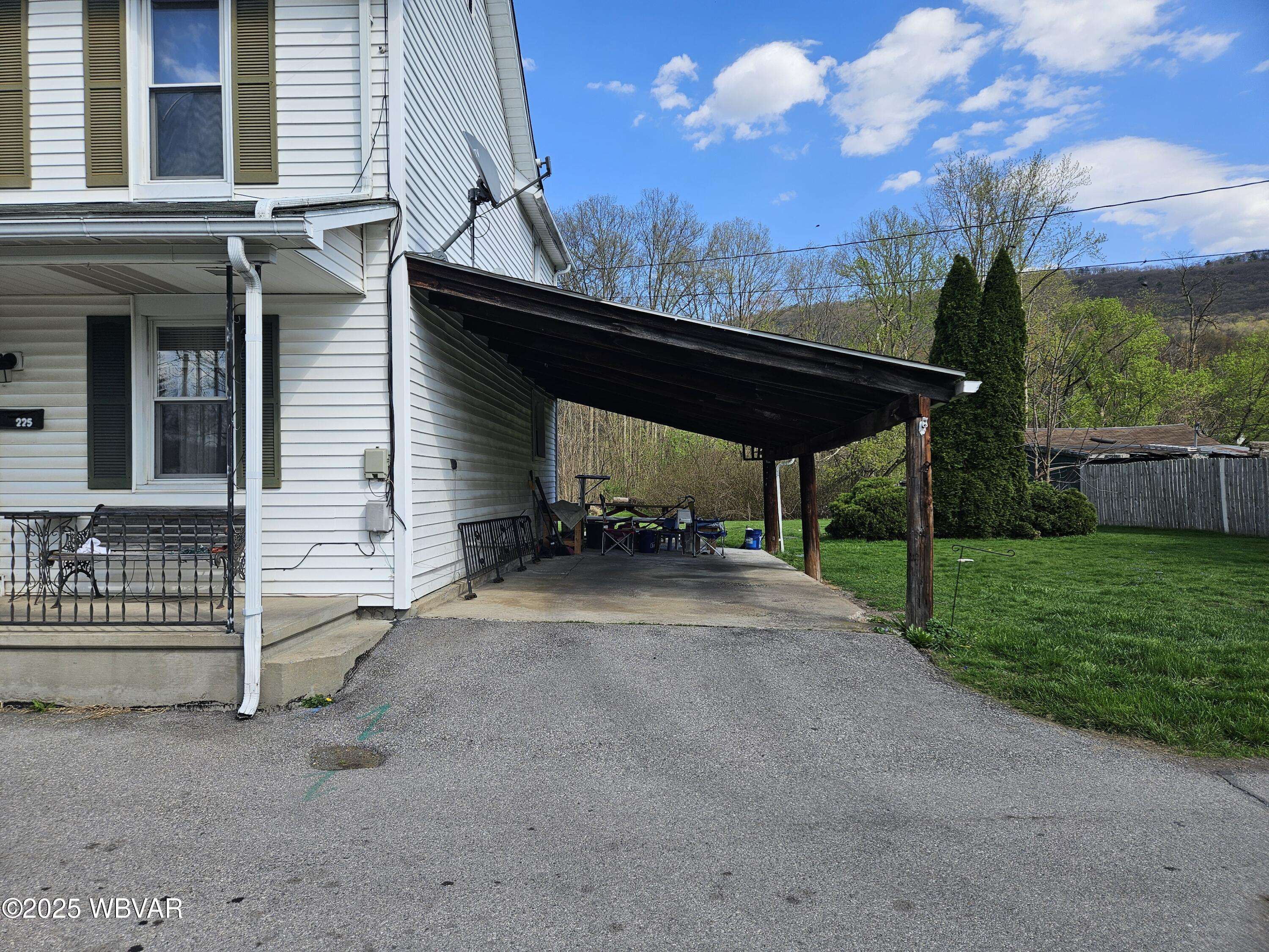 Mill Hall, PA 17751,225 PICKWICK STREET