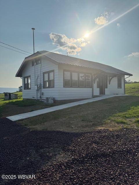 Muncy, PA 17756,2390 US-220