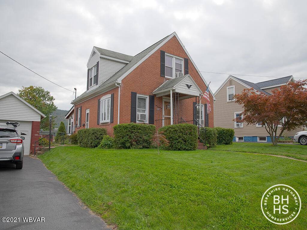 Lock Haven, PA 17745,976 W 3RD ST