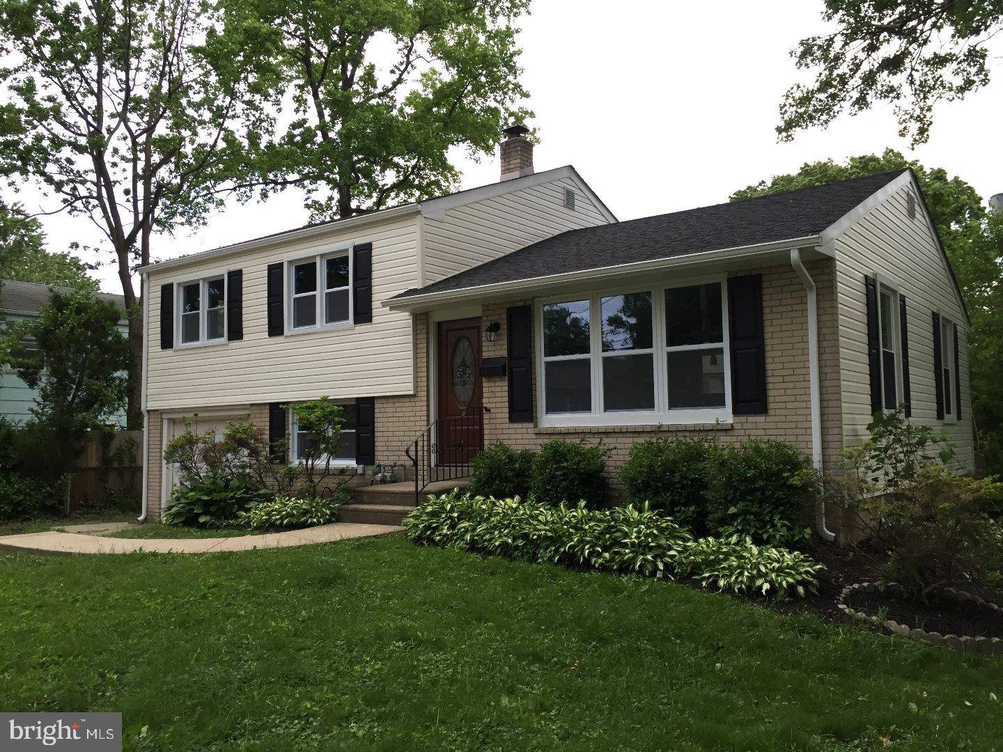 Swarthmore, PA 19081,668 SCHOOLSIDE LN