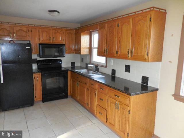 Millersburg, PA 17061,912 MEADOW LN