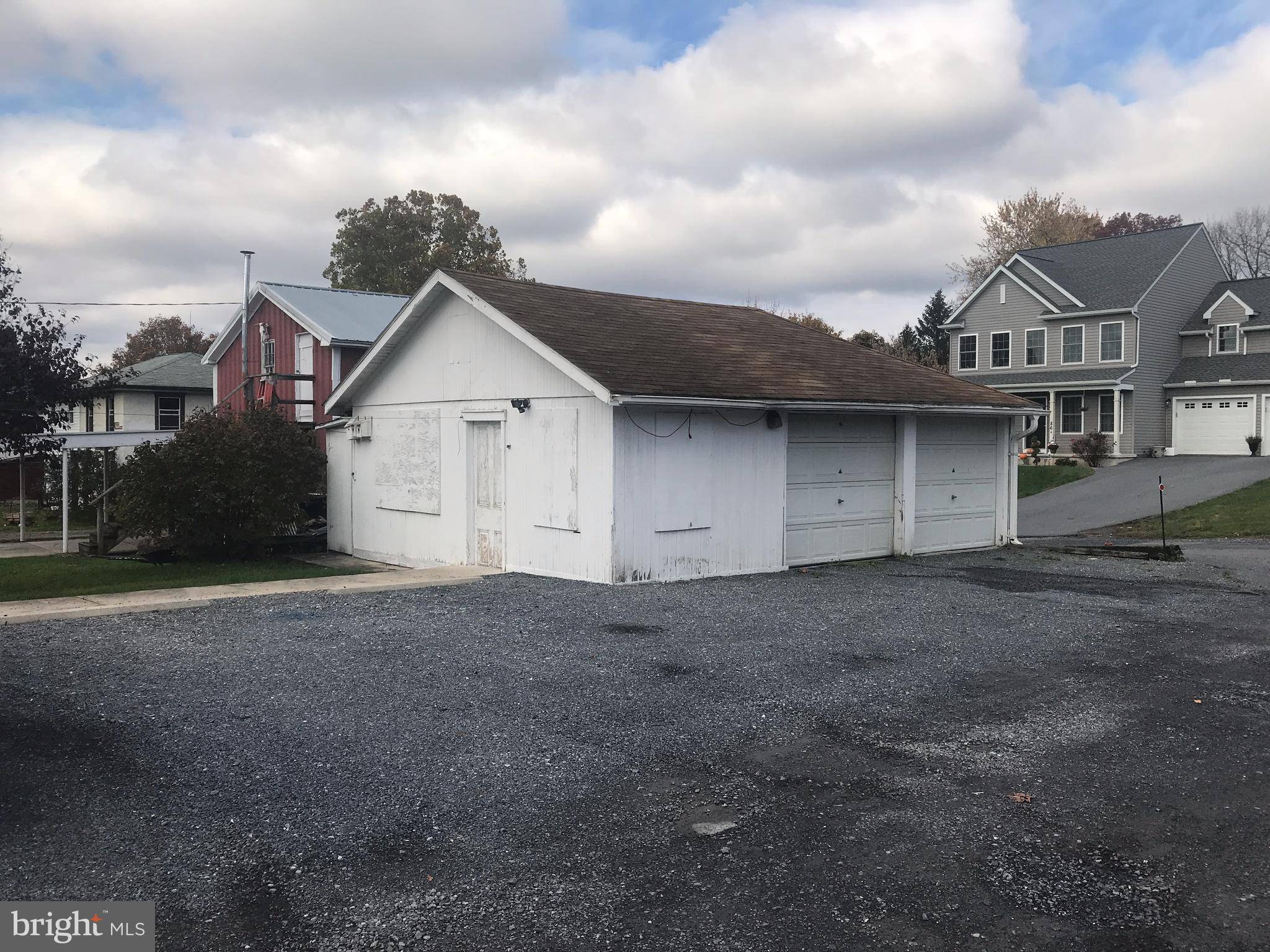 Reinholds, PA 17569,86 E MAIN ST