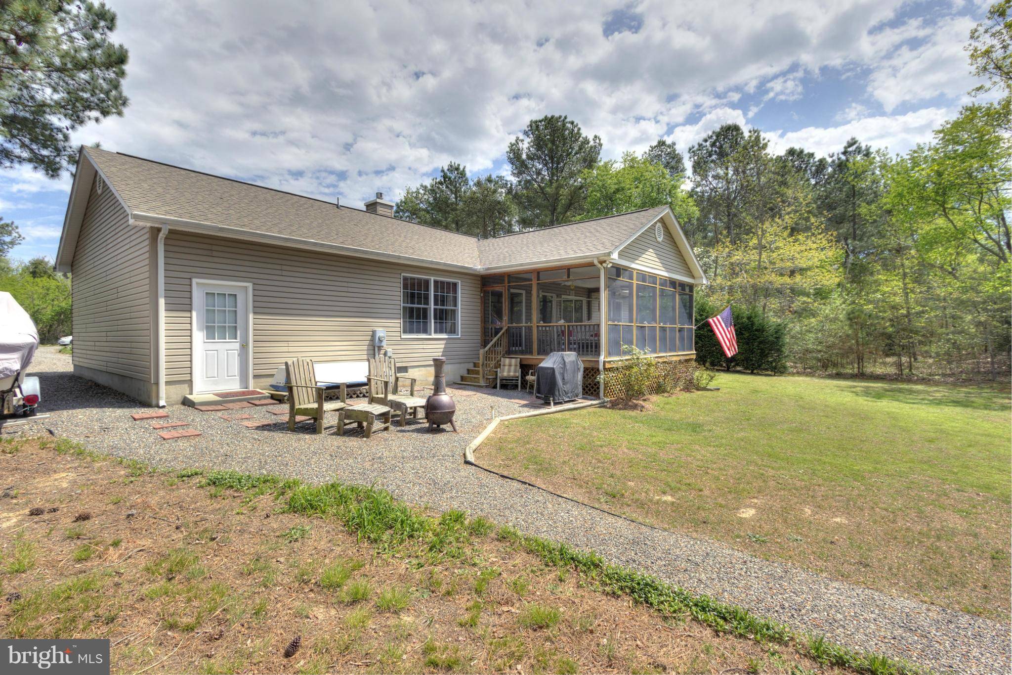 Heathsville, VA 22473,329 PENINSULA DR