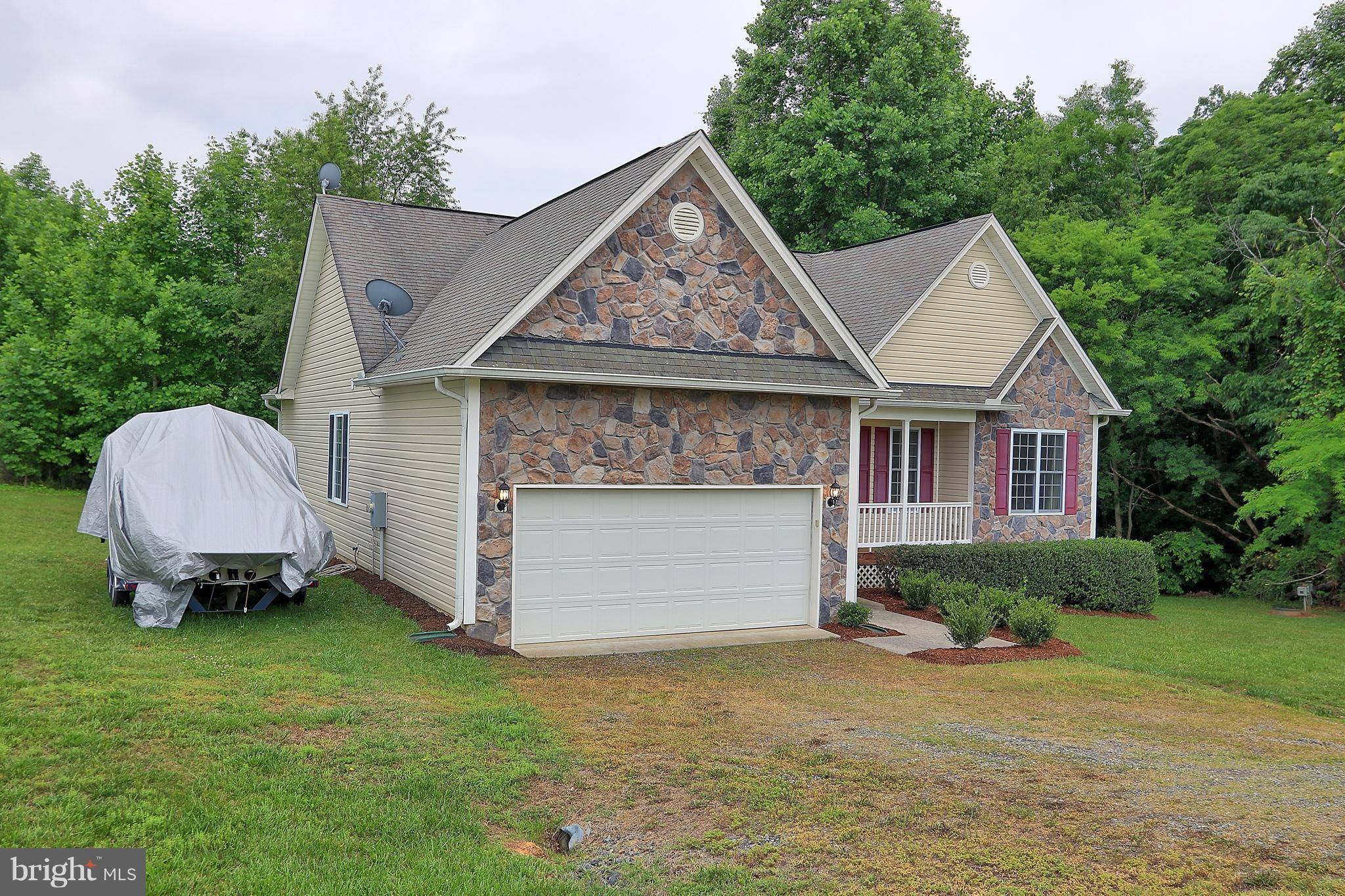 Mineral, VA 23117,15600 CEDAR TREE CT