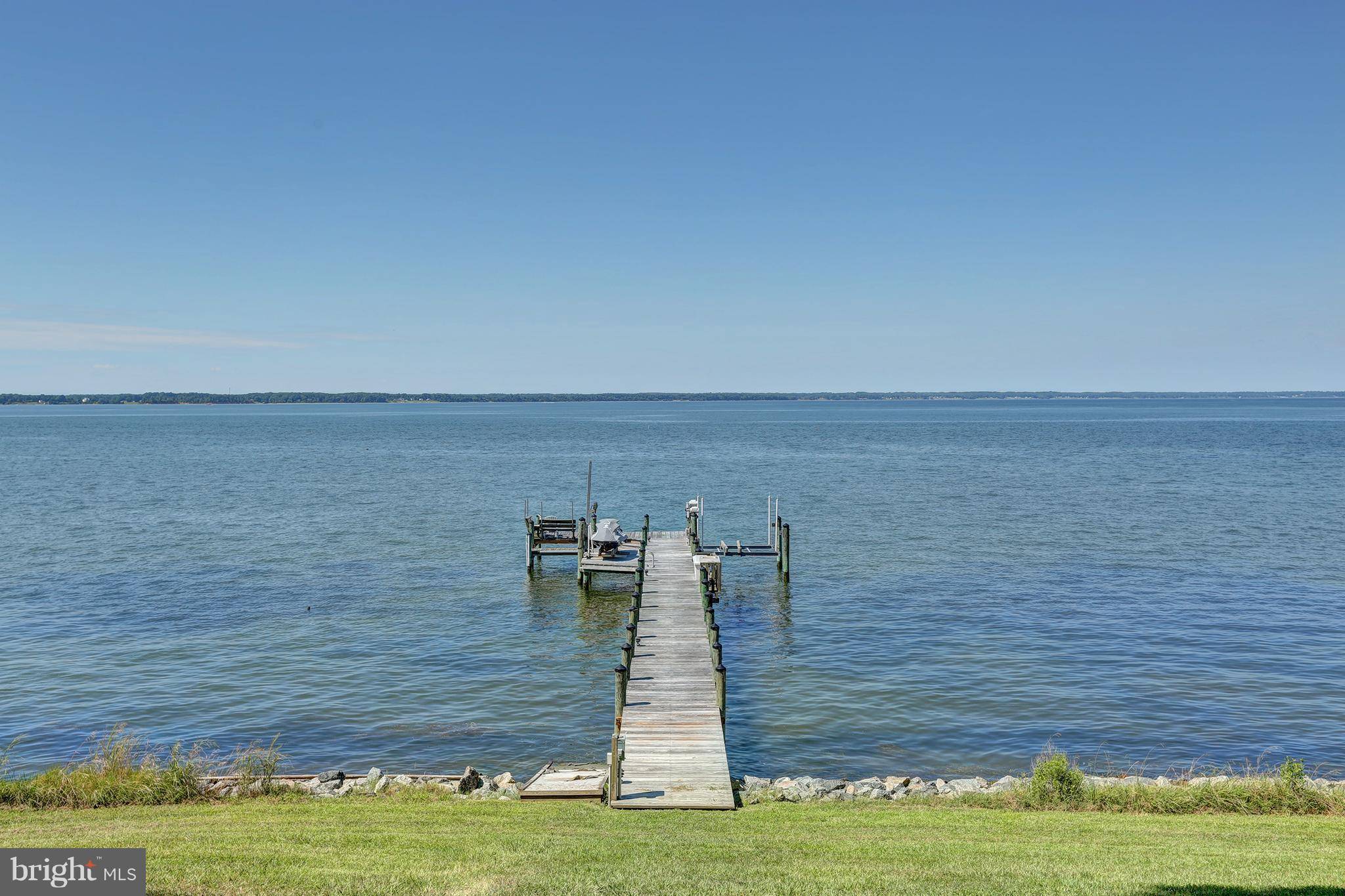 White Stone, VA 22578,951 CRAB POINT