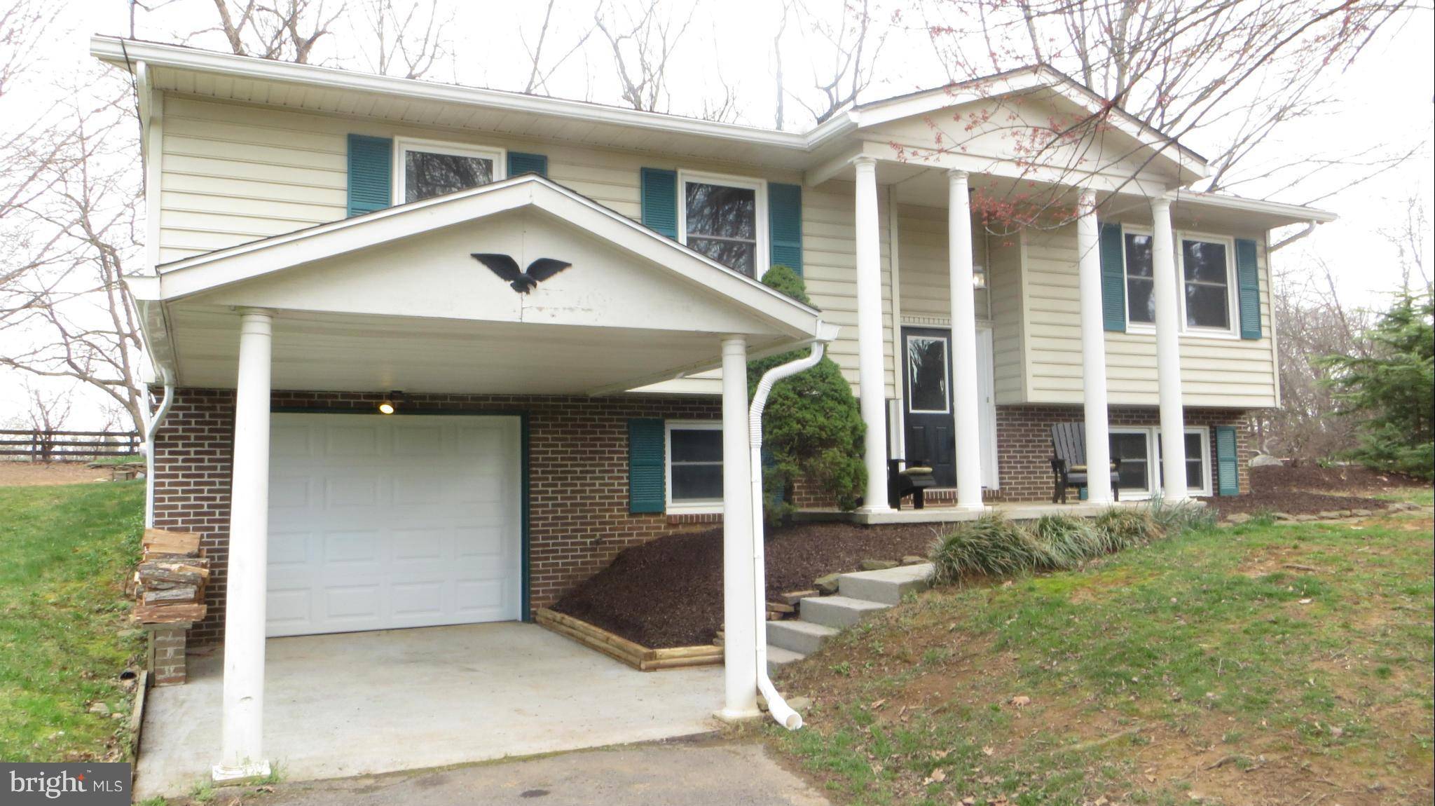 Charles Town, WV 25414,114 DIANNE CT