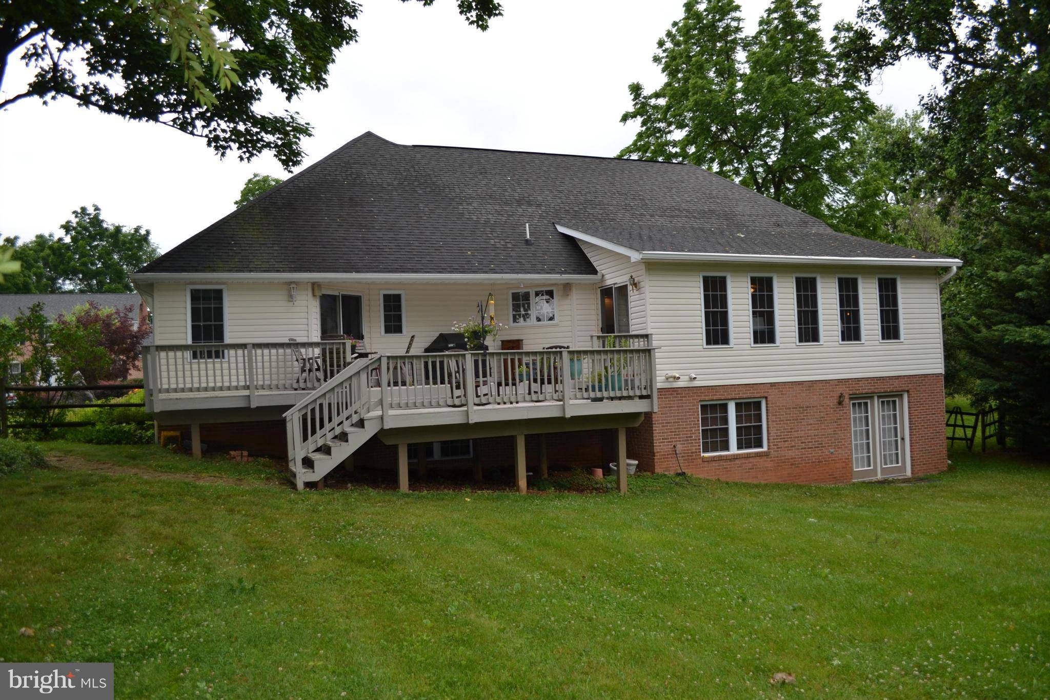 Charles Town, WV 25414,142 SHERIDEN DR