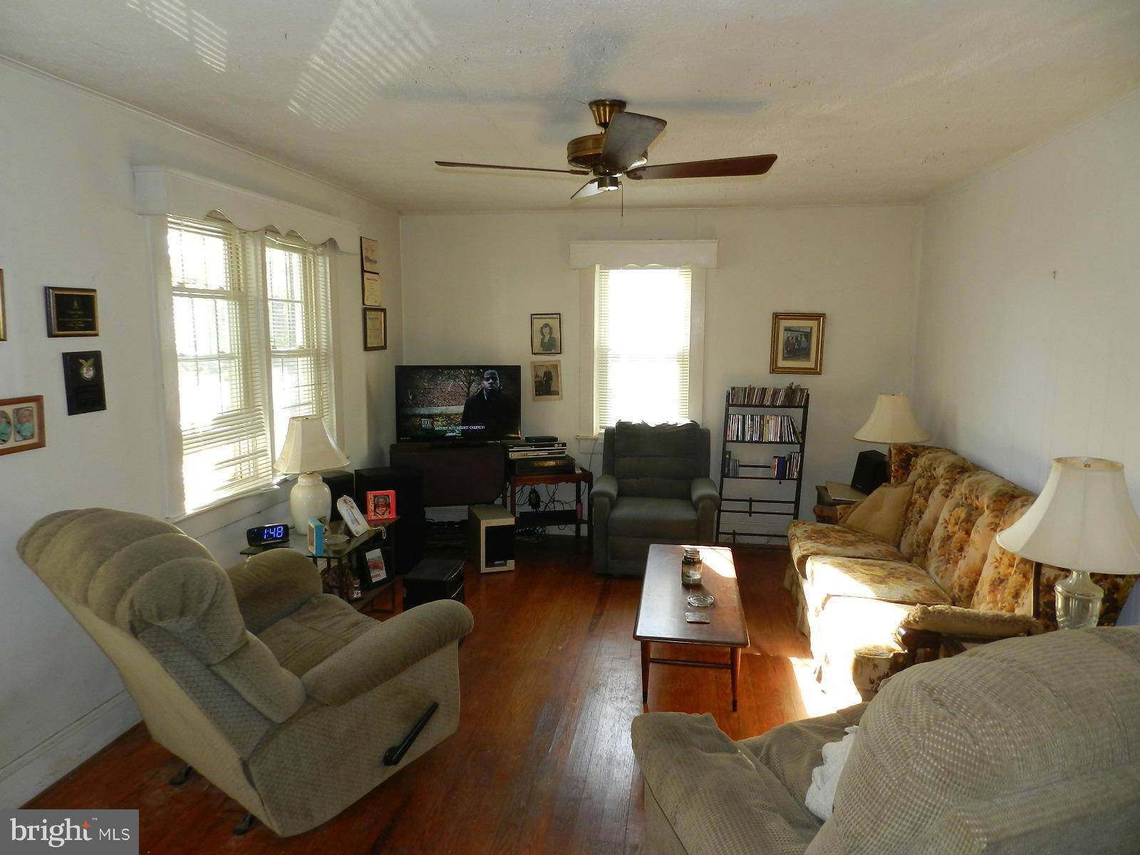 Colonial Beach, VA 22443,203 2ND ST