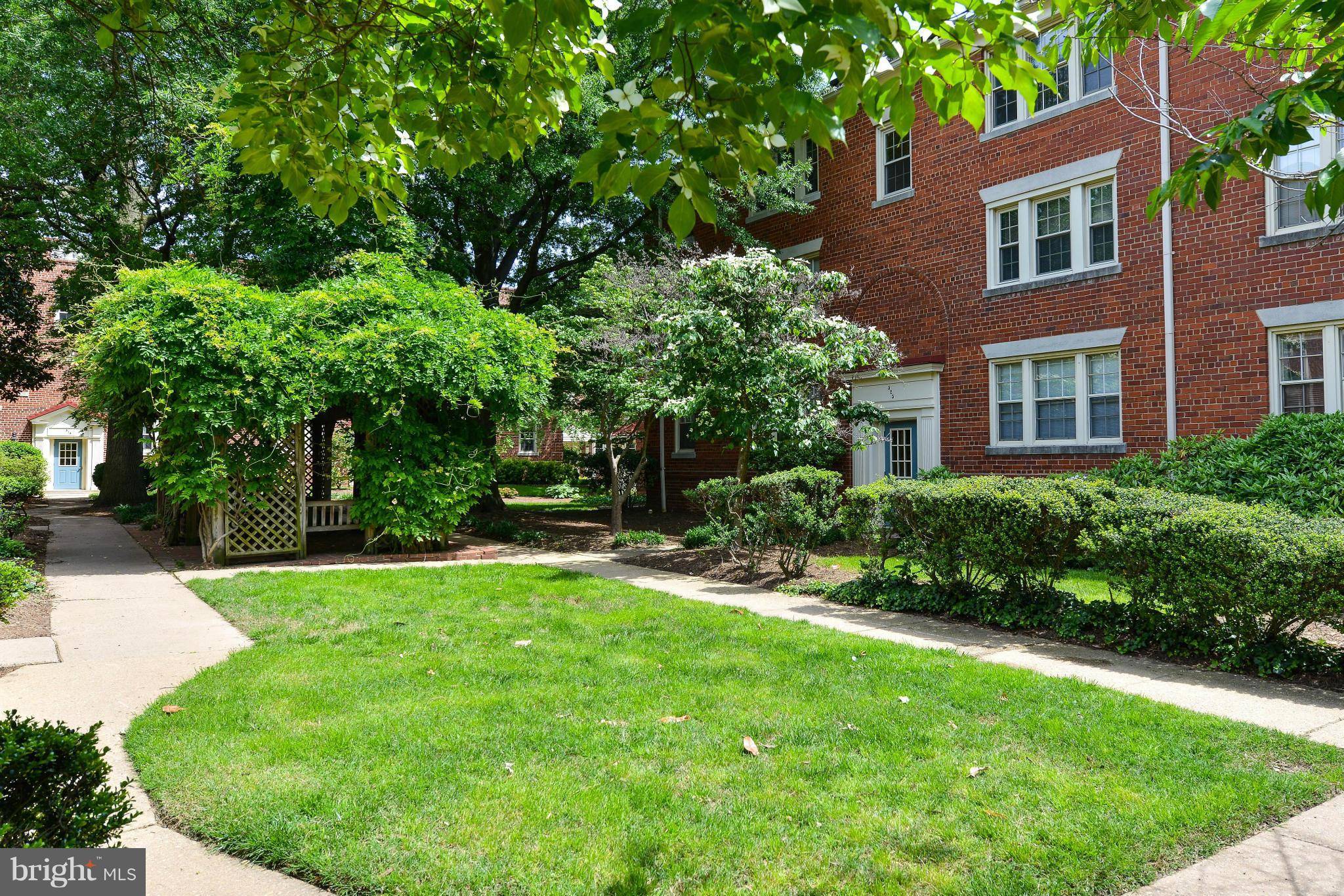 Alexandria, VA 22314,525 BASHFORD LN #6