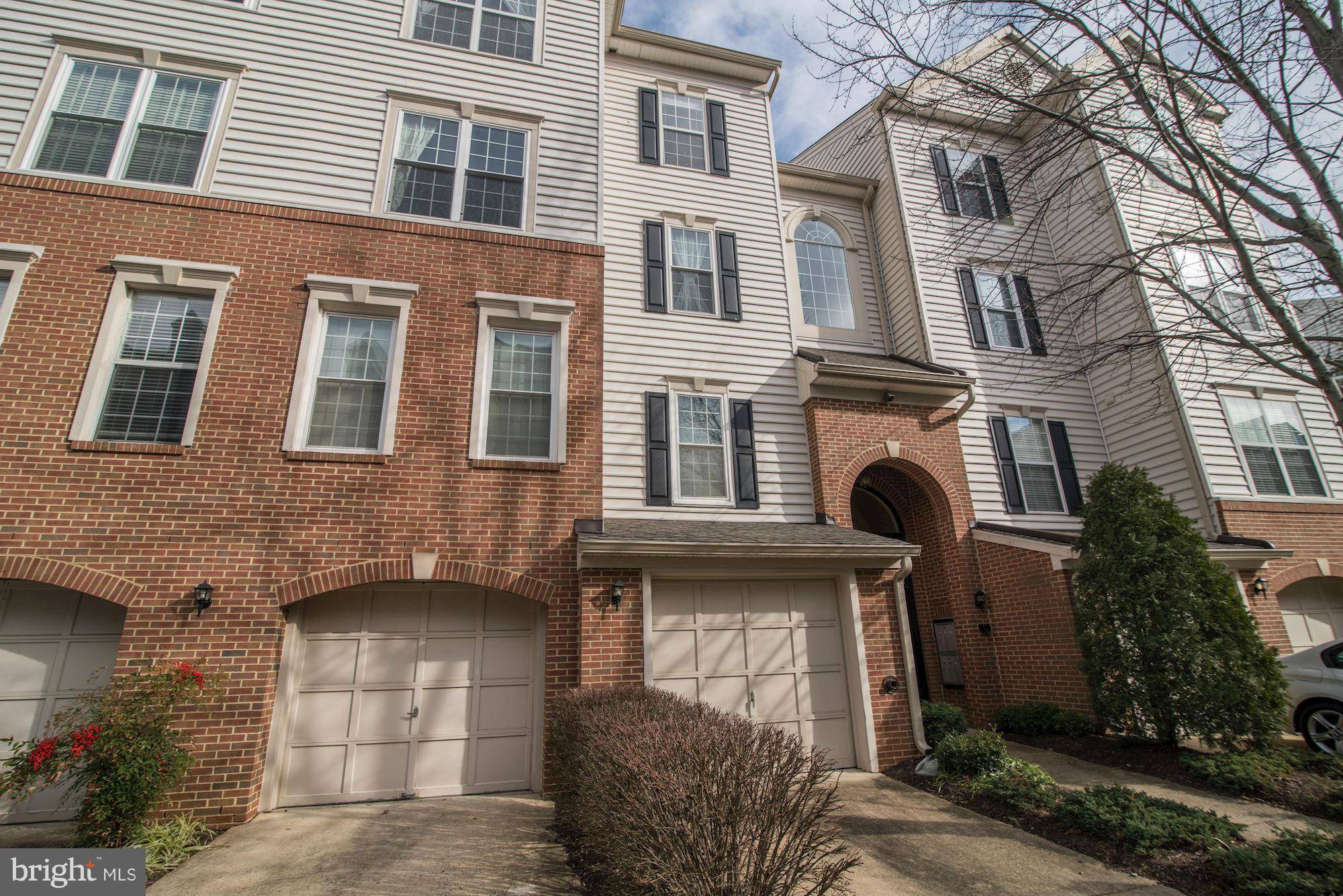 Alexandria, VA 22311,4681 LAWTON WAY #303