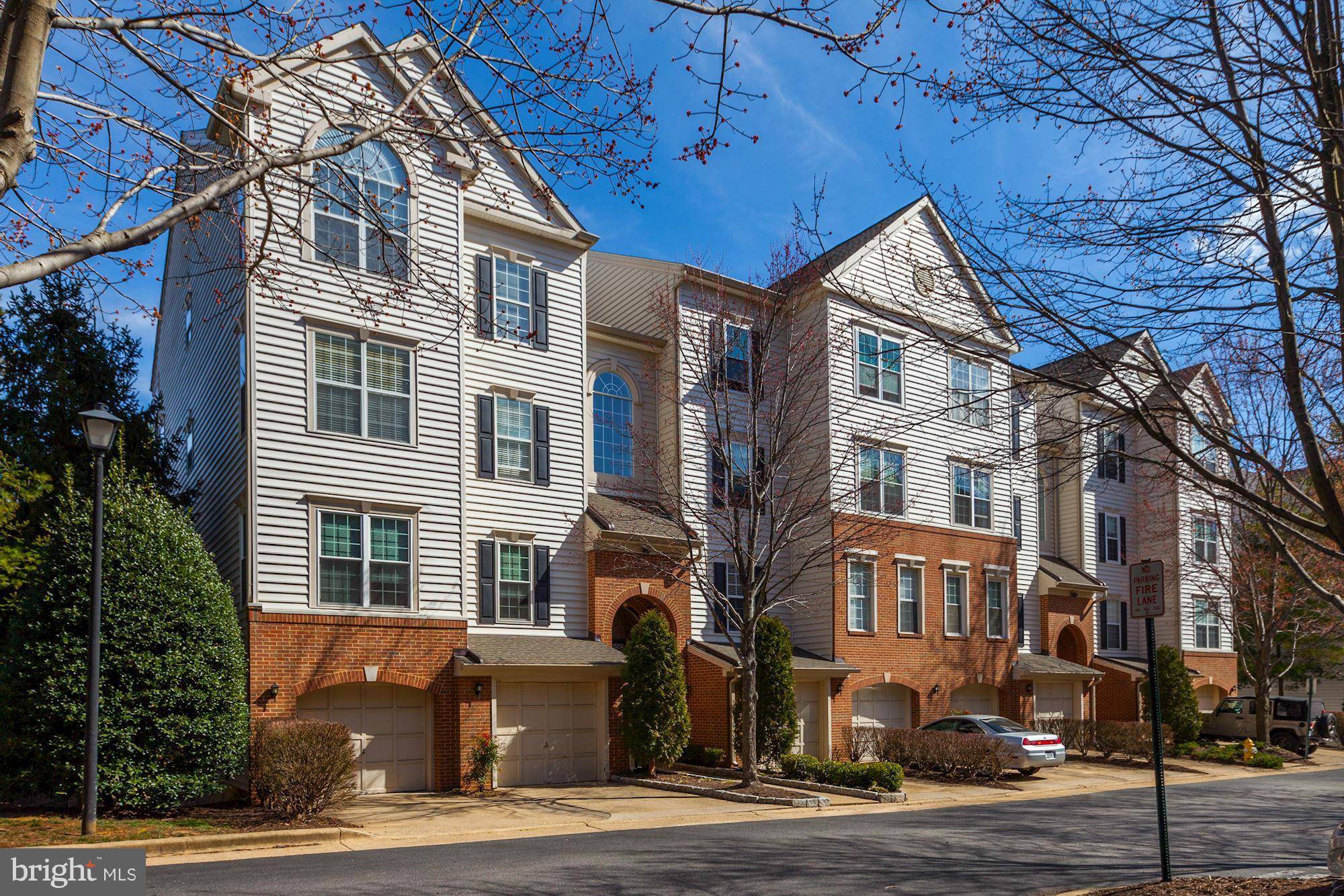 Alexandria, VA 22311,4689 LAWTON WAY #302