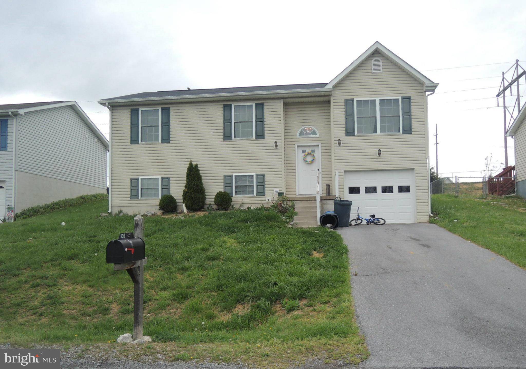 Martinsburg, WV 25404,102 GALAXY CT