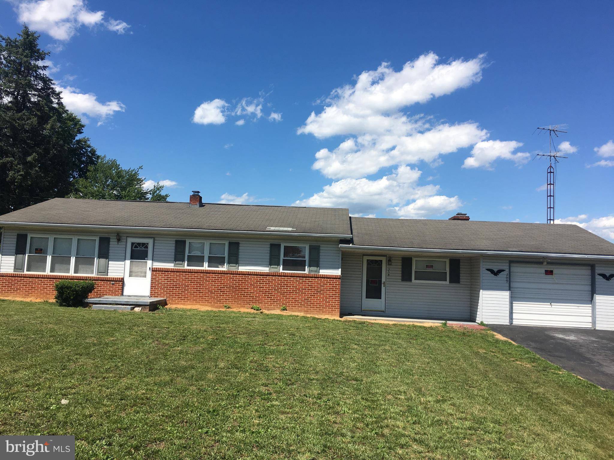 Inwood, WV 25428,209 CLINE DR