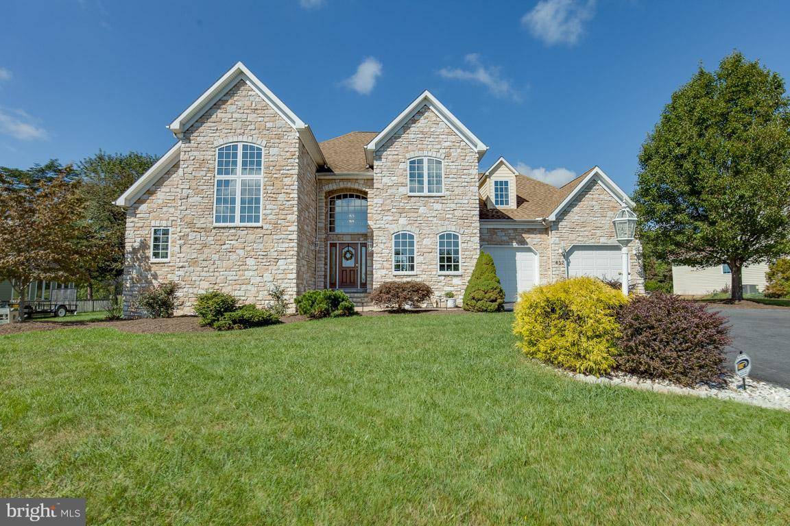 Hedgesville, WV 25427,452 PEACEPIPE LANE